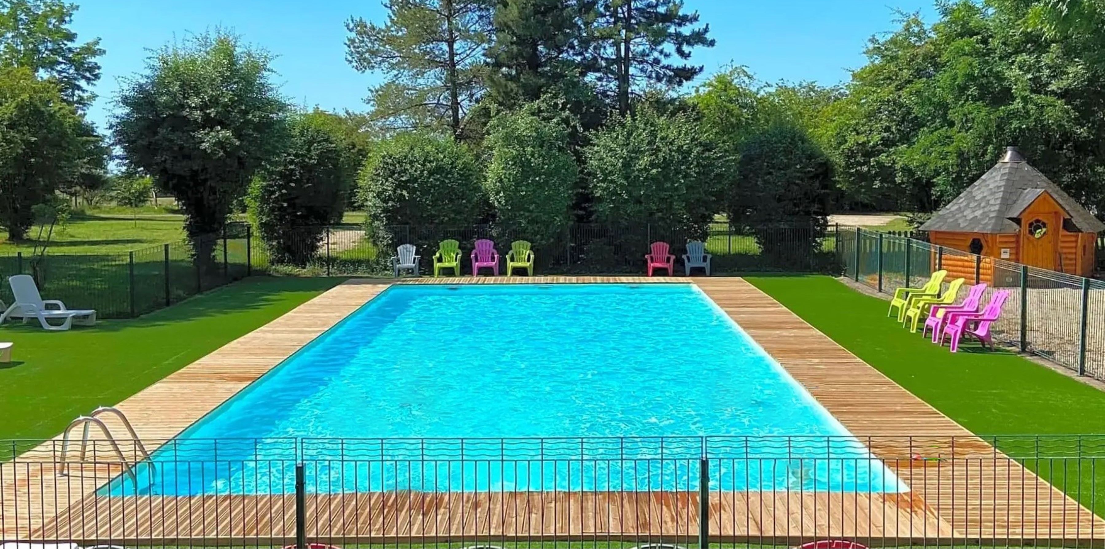BUS Iliade — Nuit originale avec spa à Haute-Marne à Saint-Dizier — espace de vie