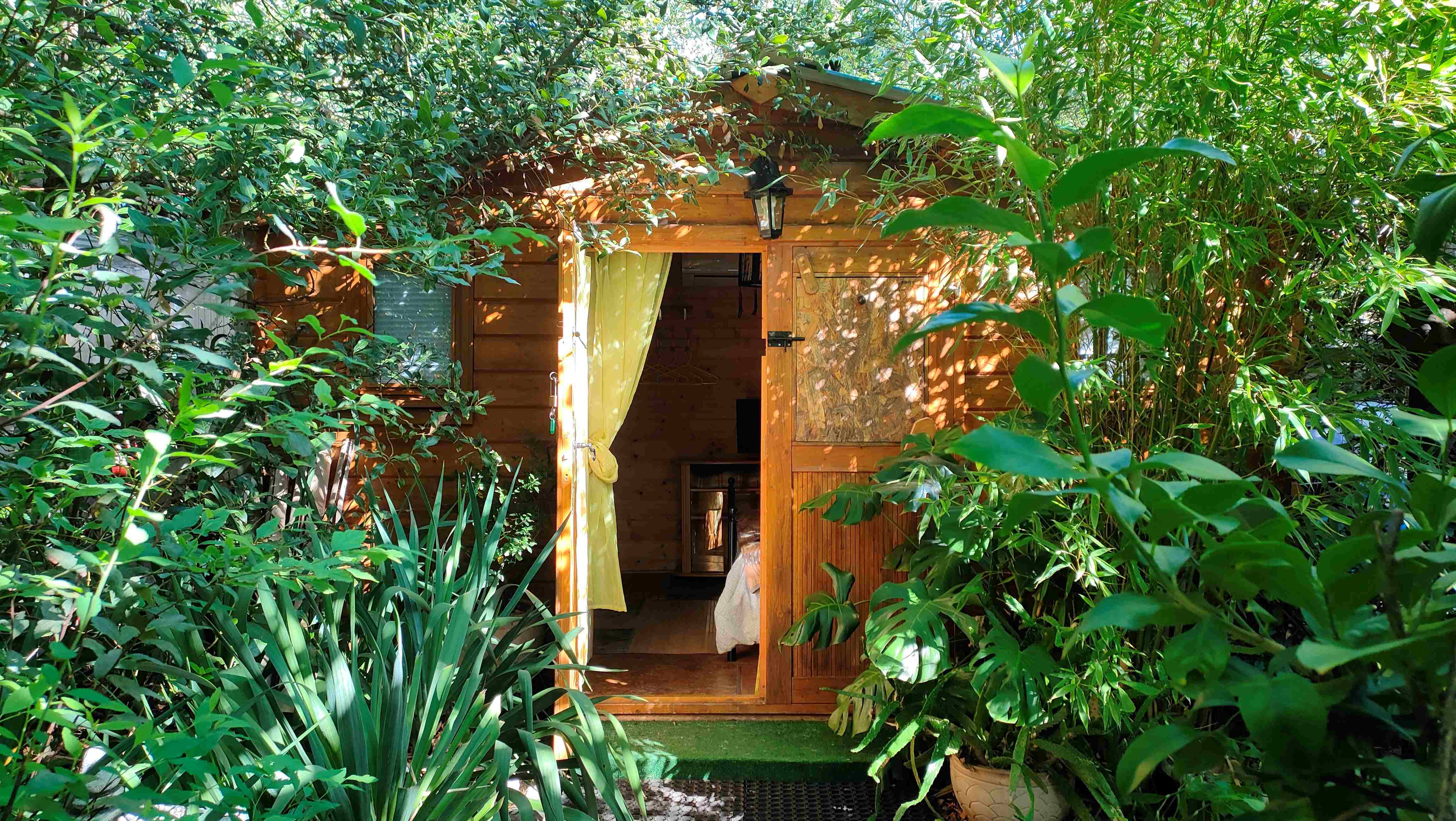 Tiny Garden — Cabane avec spa et jardin à Le Portel des Arnaud à Durfort-et-Saint-Martin-de-Sossenac — chambre