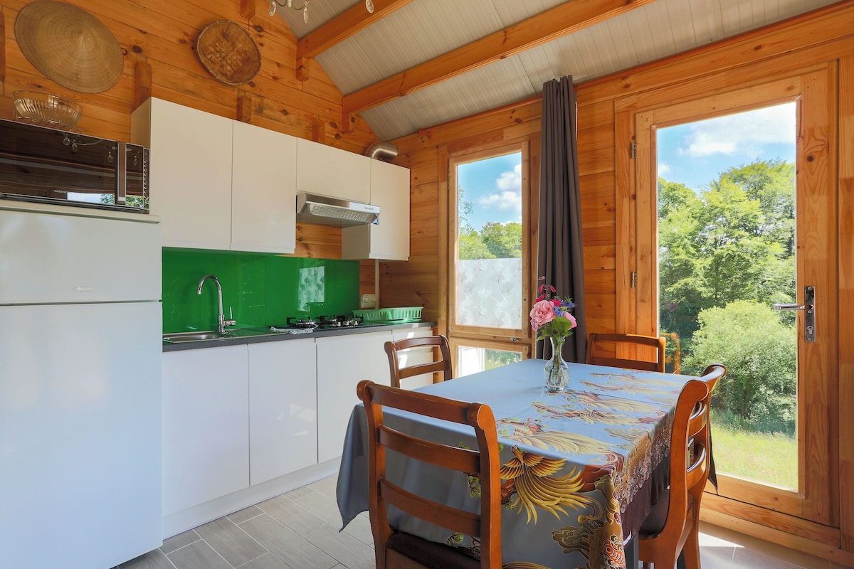 Pondok INdah — Chalet avec spa à Plounéour-Ménez (Finistère) à Plounéour-Ménez — vue depuis la terrasse