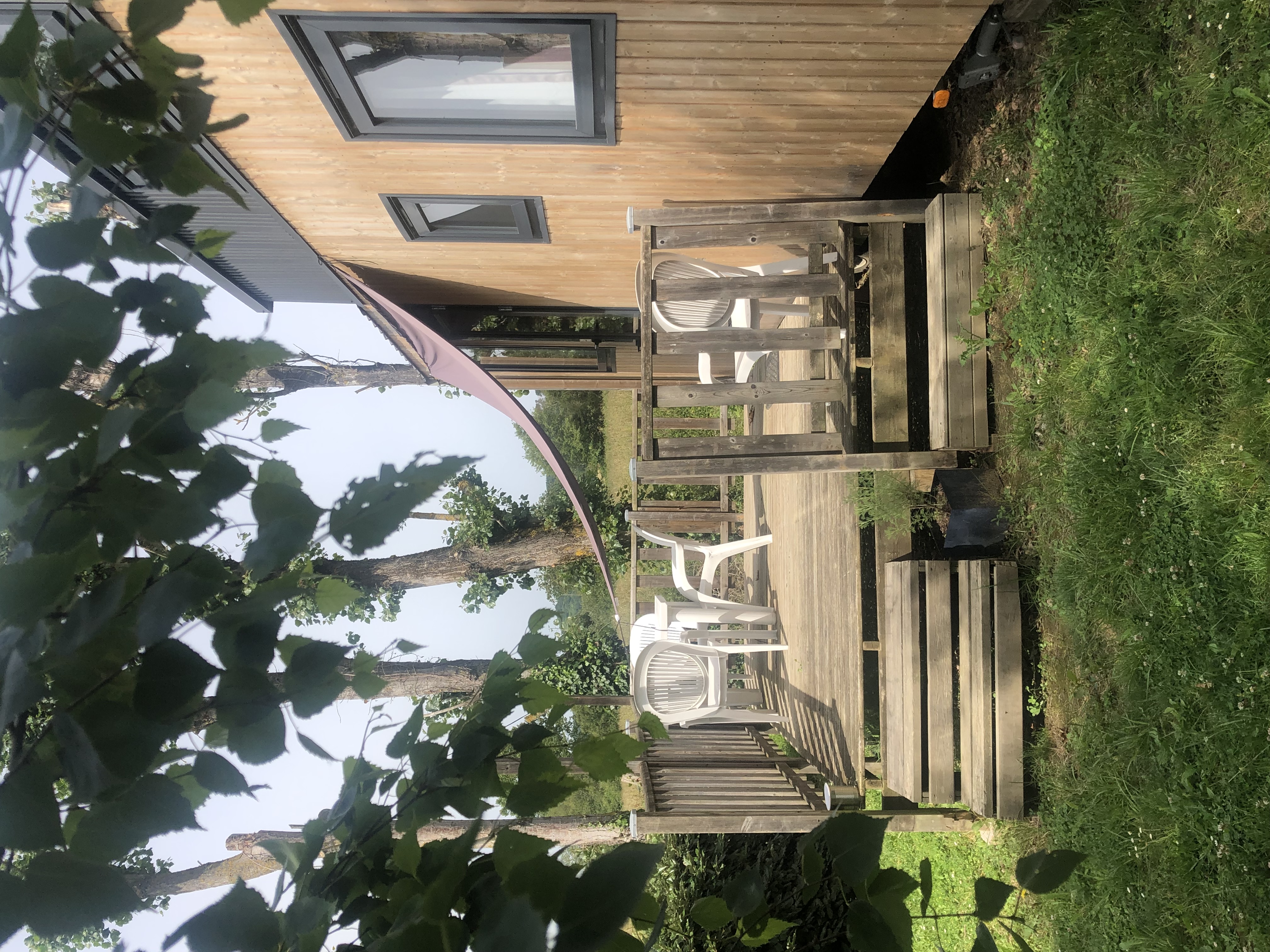 Tiny house moderne au cœur de la nature en Midi-Pyrénées à Sarrecave — espace de vie