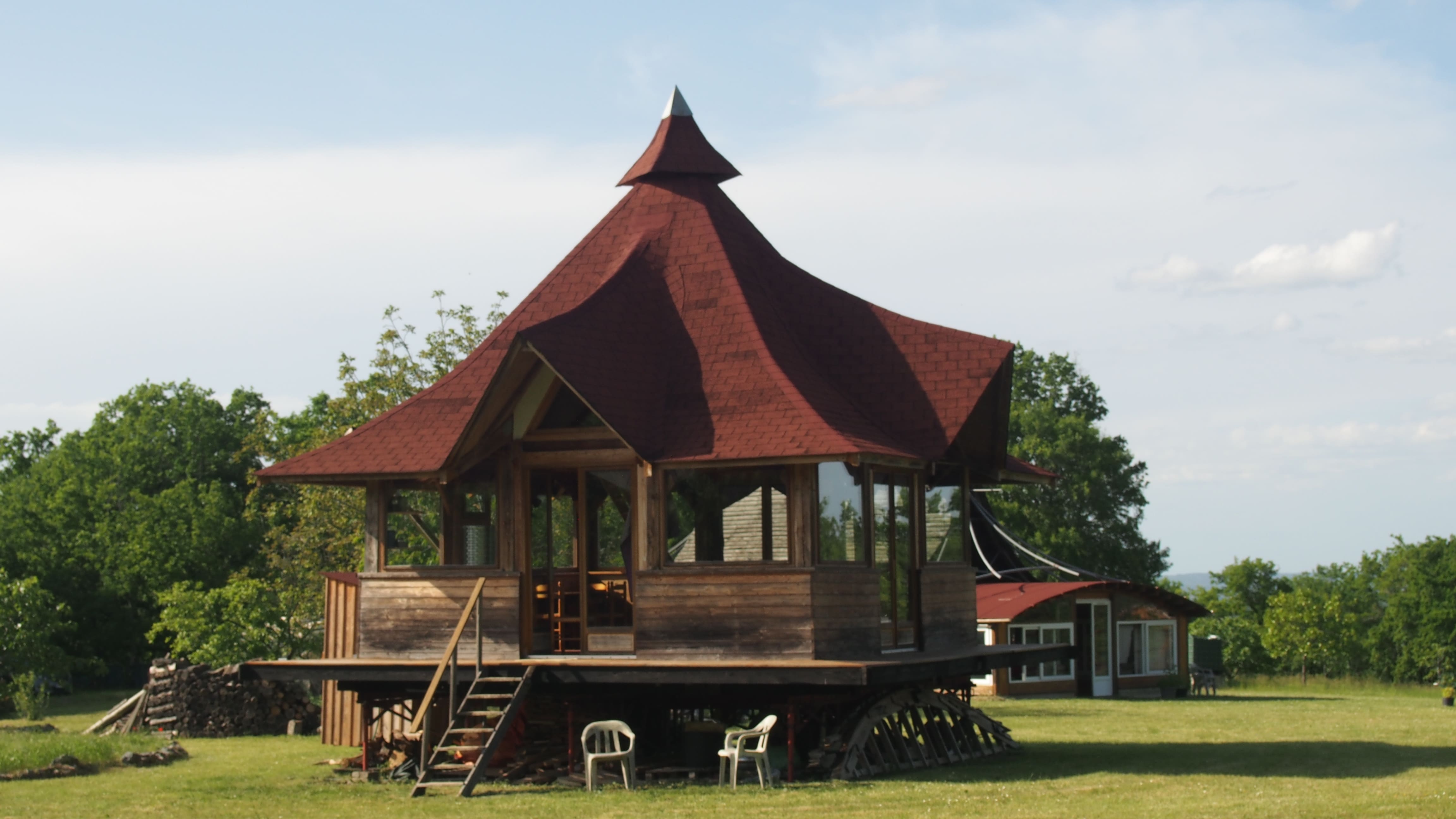 La Cabane du Pèlerin — Cabane avec spa à Lot-et-Garonne à Lafitte-sur-Lot — espace de vie