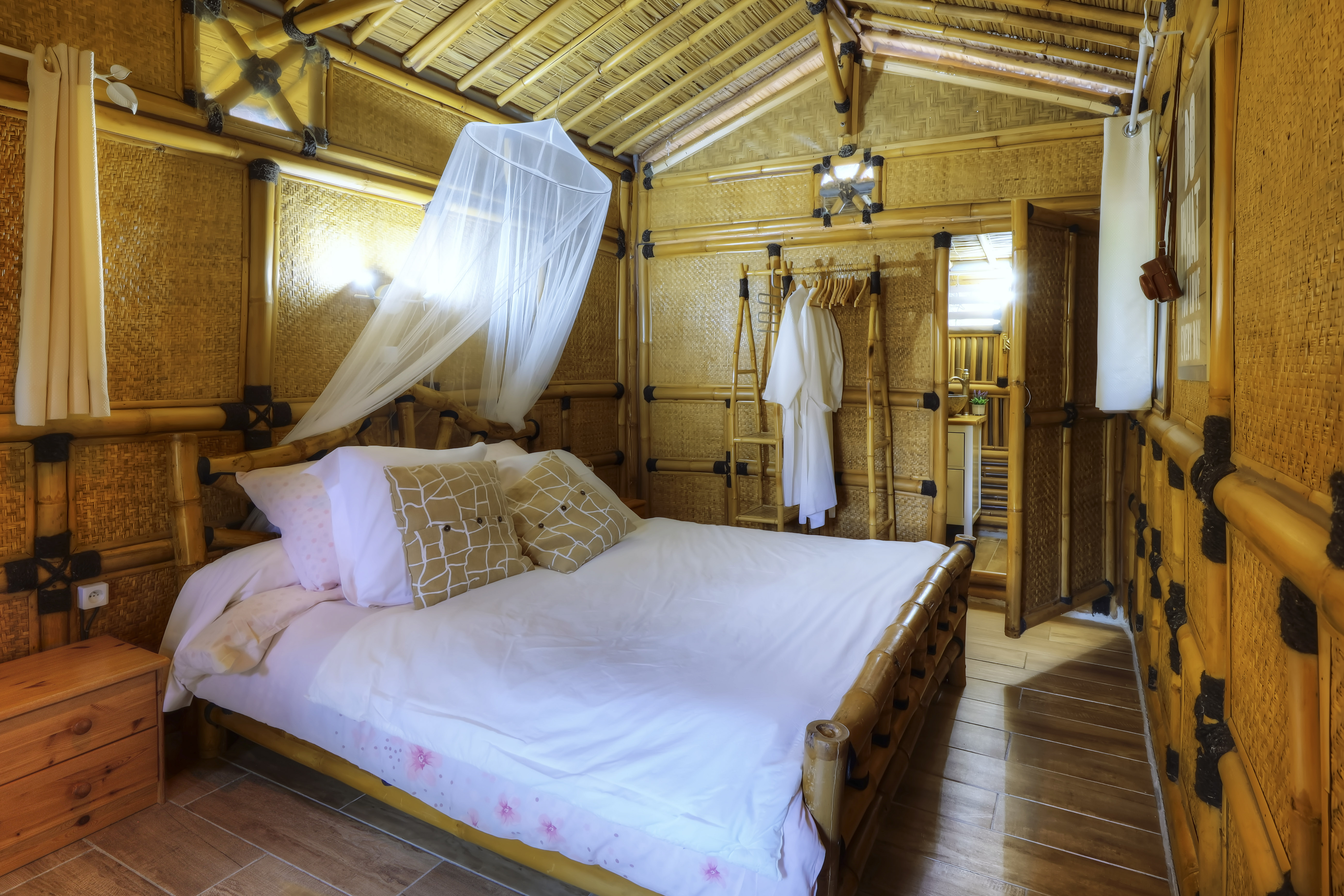 Insolite Suite Bali — Cabane avec spa privatif à Valaurie (Gard) à Saint-Nazaire — cuisine