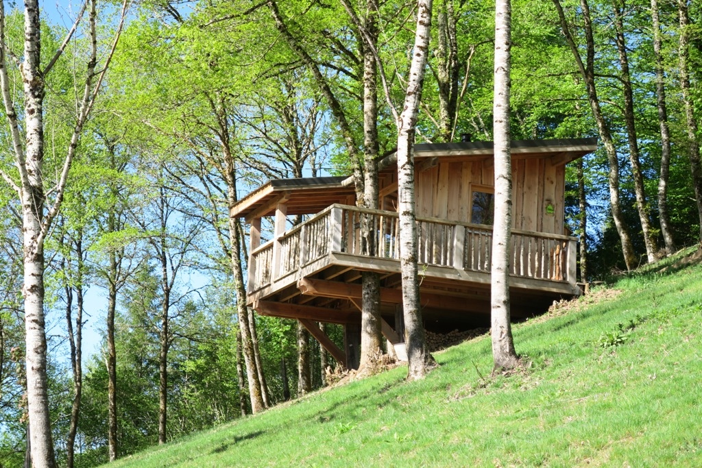 Cabane Tilleul — Cabane sur pilotis avec spa à Puy-de-Dôme à Clermont-Ferrand — vue intérieure