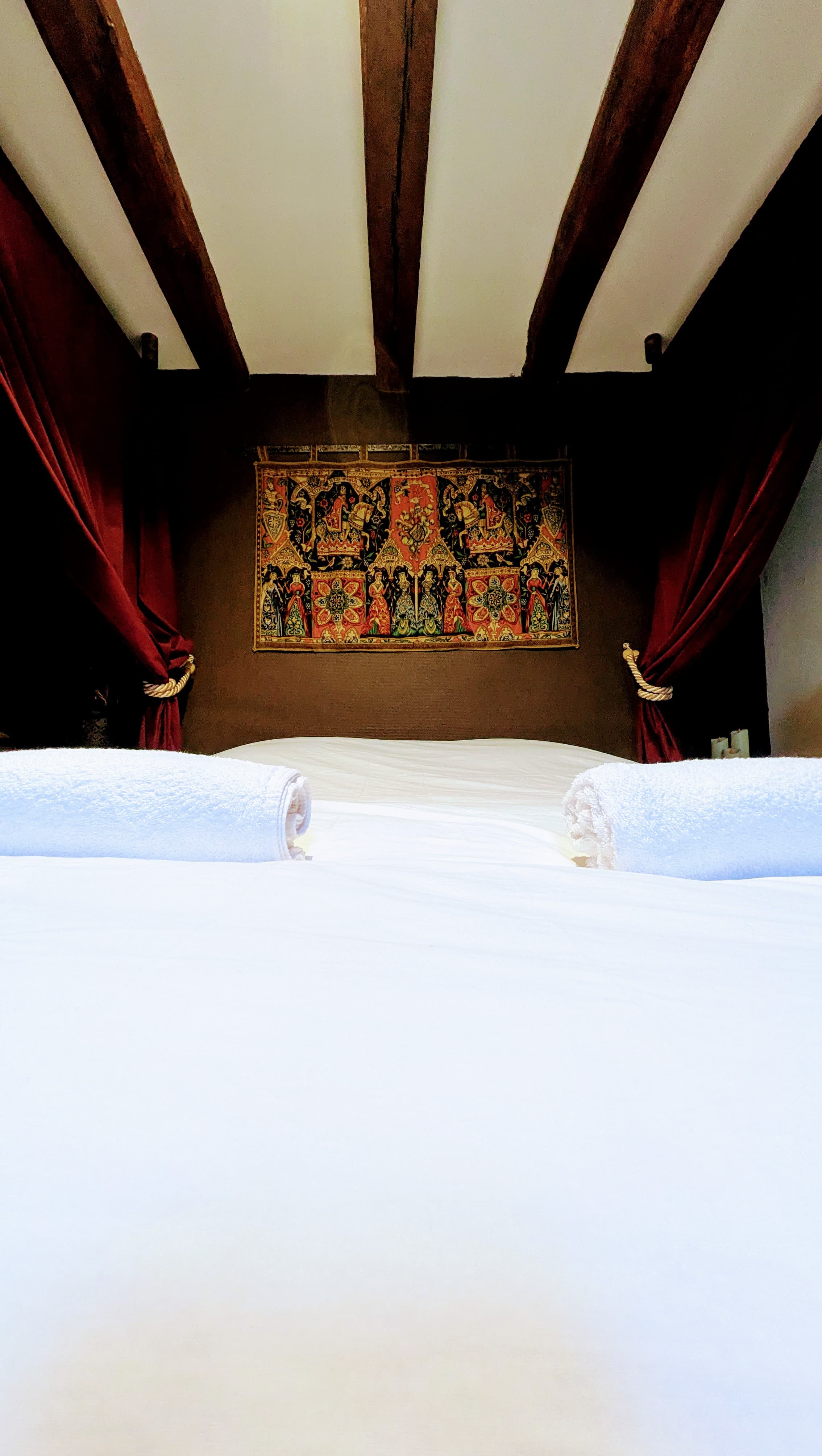 Game Room - Le secret du 13e jour — Chambre à thème immersive à Châteauneuf-en-Thymerais à Châteauneuf-en-Thymerais — espace de vie