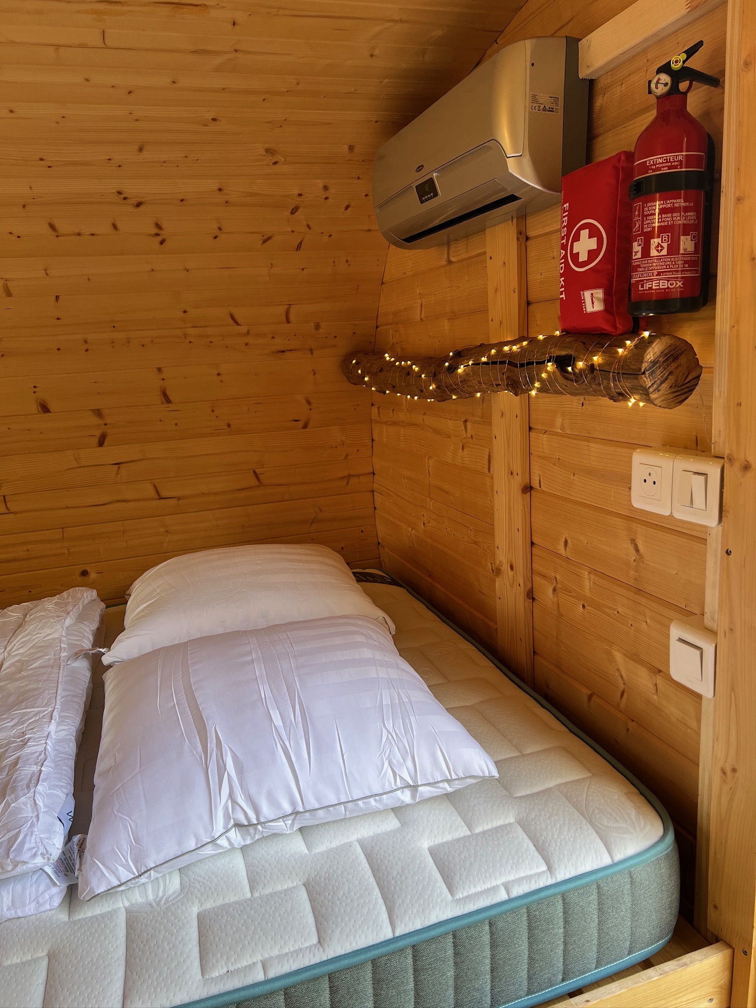 Un tonneau insolite au cœur des vignes à Vallet — salle de bain