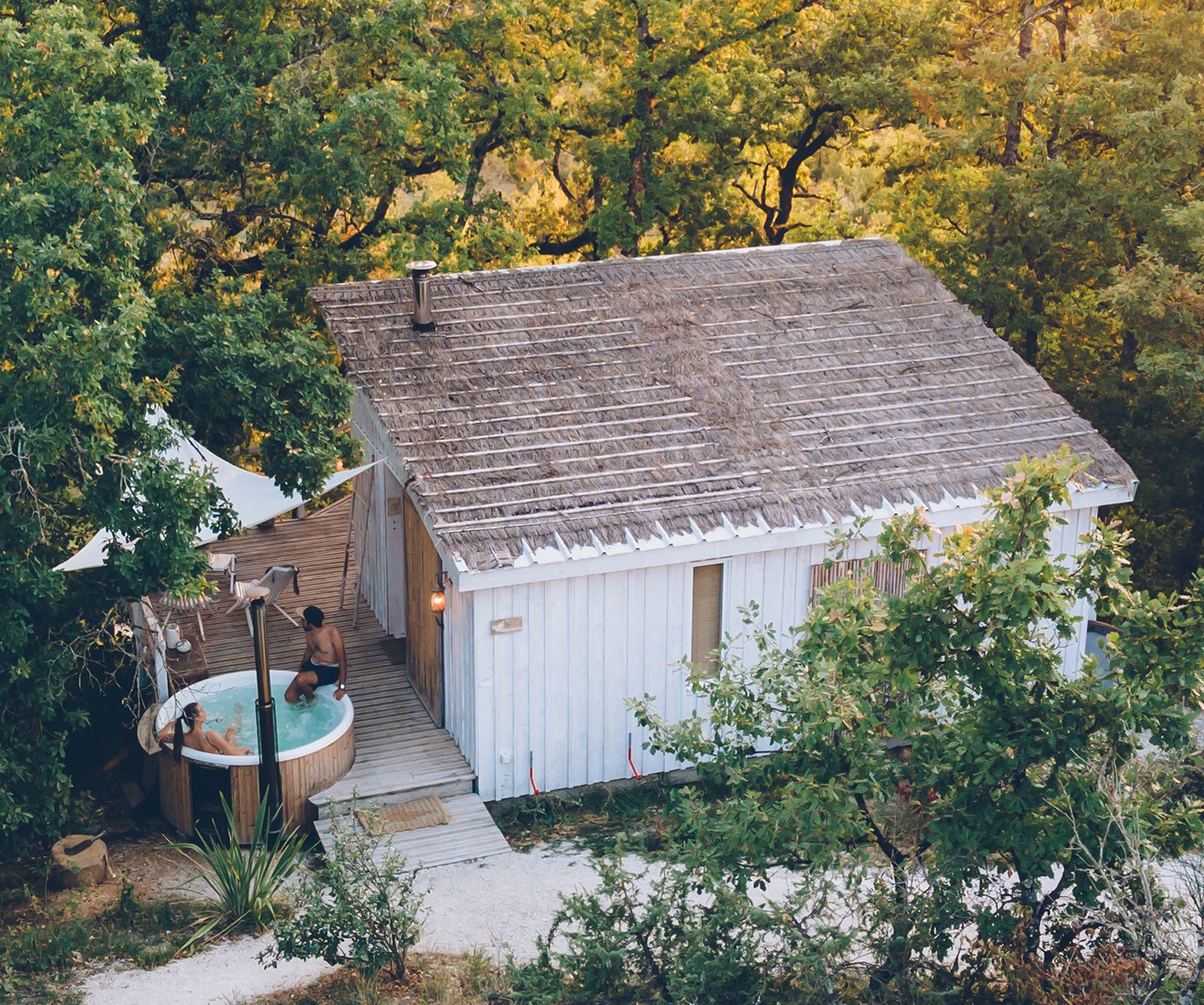 Évasion dans les arbres : la cabane Tropicabana avec spa — Cabane à Labastide De Penne