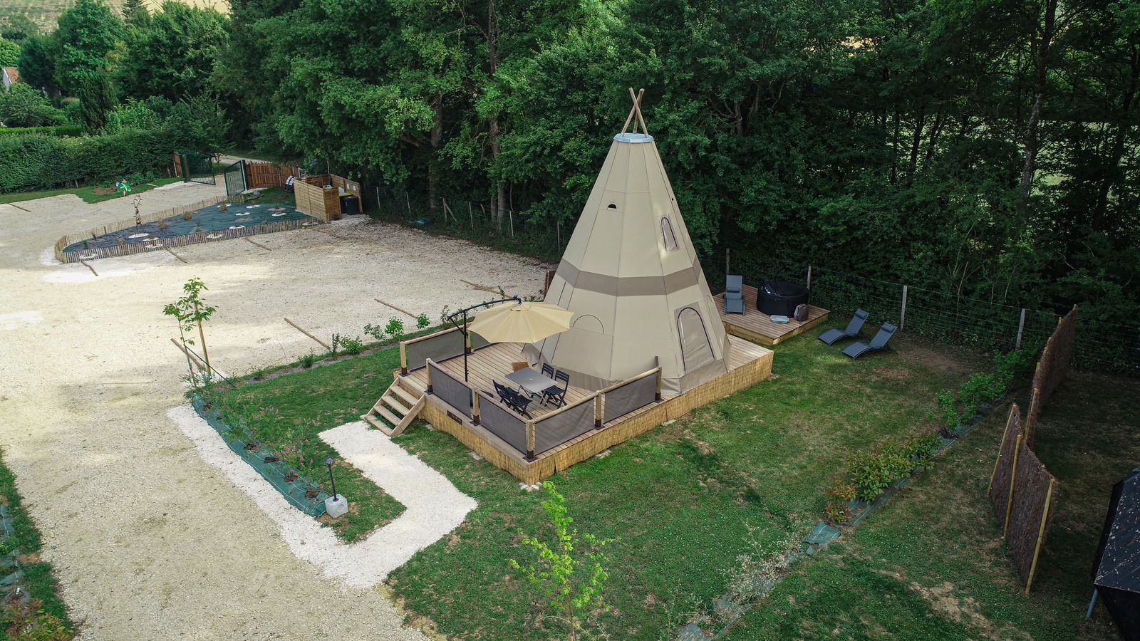 Le Tipi de L'Orée des 4 chemins — Nuit avec spa à Yonne