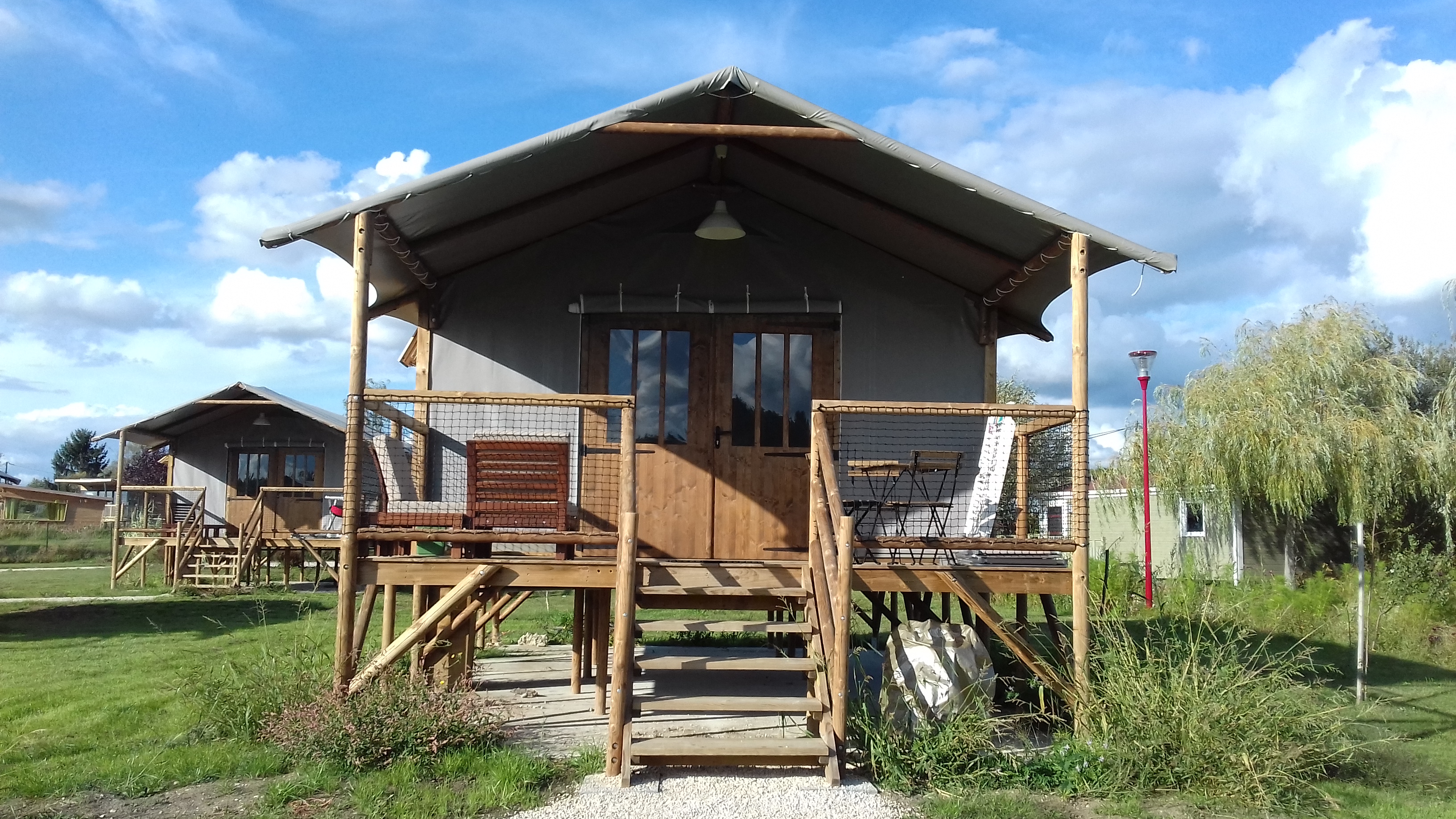 Un lodge sur pilotis Africa pour une expérience immersive en pleine nature à Mont Près Chambord — vue depuis la terrasse