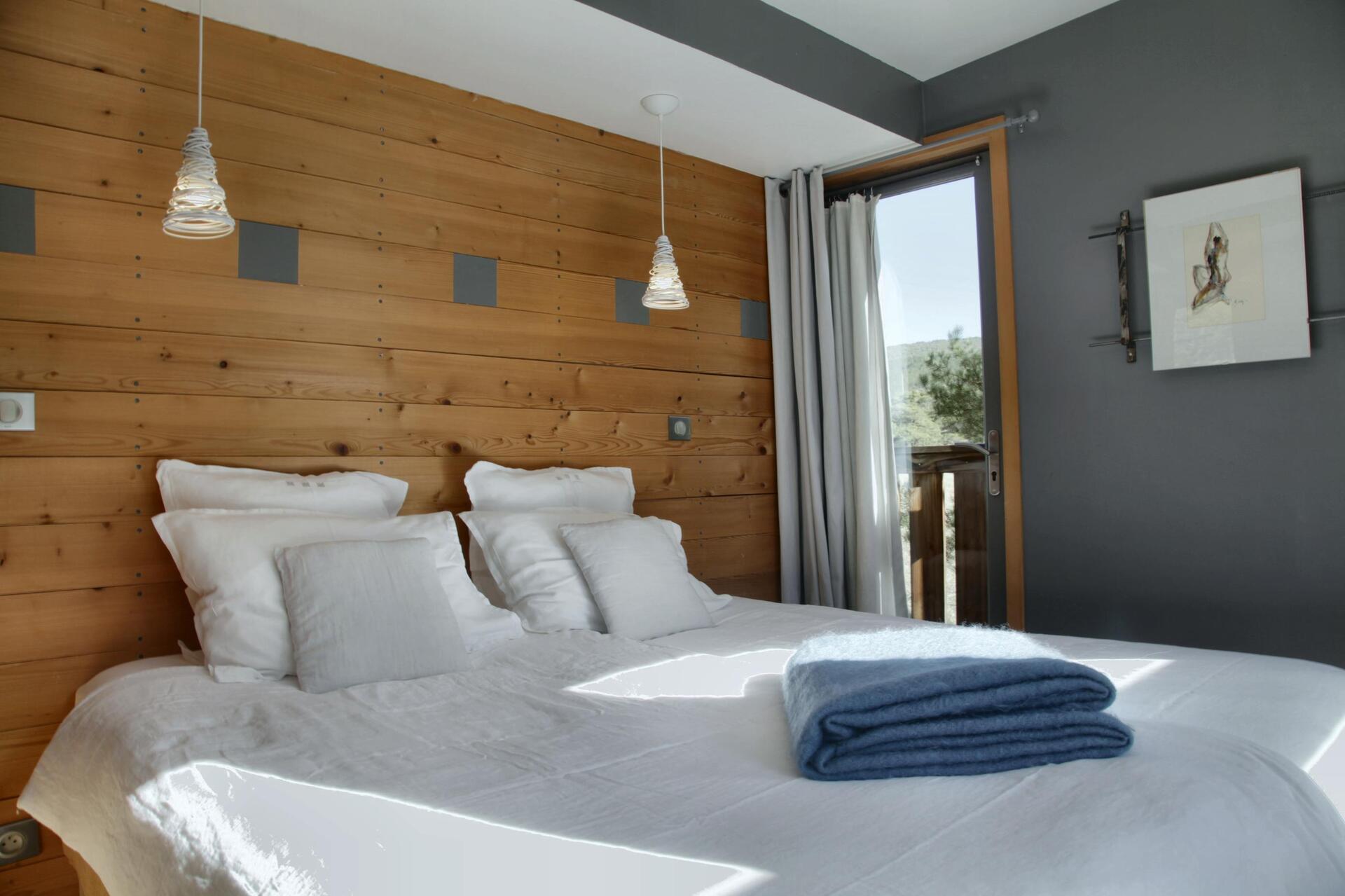 Ecolodge Andromède : une cabane sur pilotis au cœur des Hautes-Alpes à Ribeyret — vue intérieure
