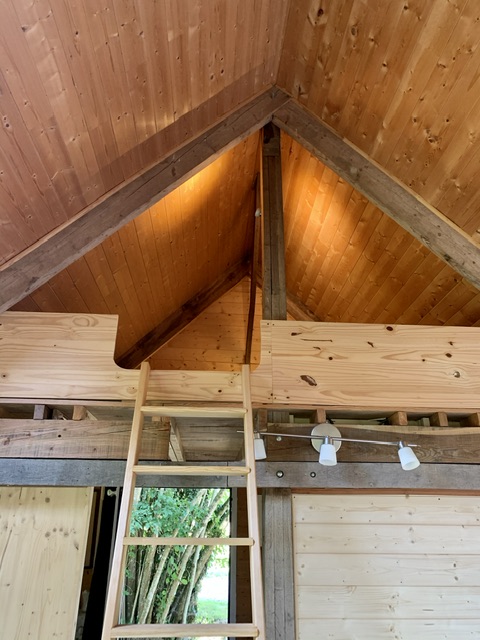 Chalet au bord de l’eau et des chevaux : une escapade romantique en Bourgogne à Sauvigny Les Bois — vue depuis la terrasse