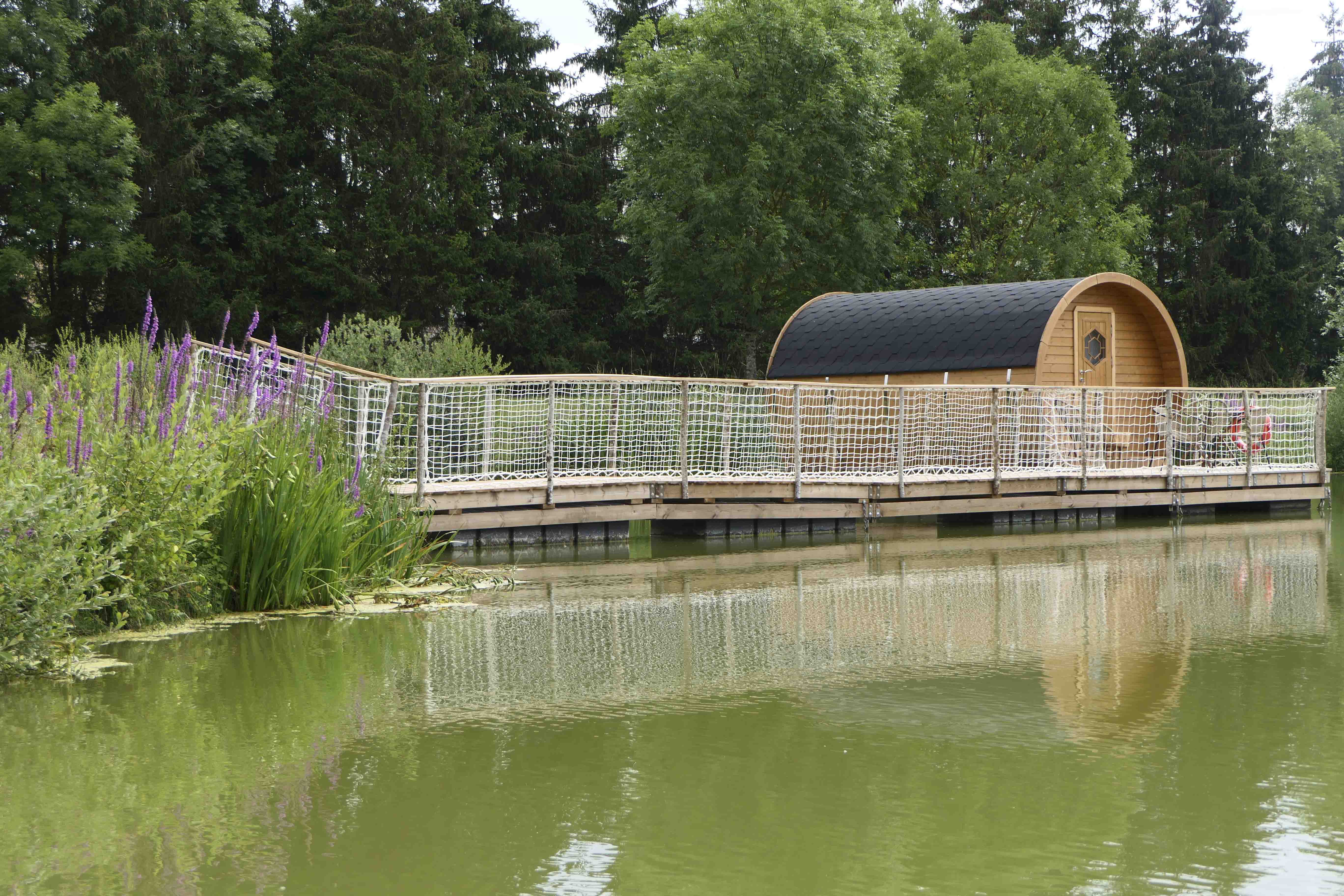 Cabane Le Forestier : une expérience flottante en Lorraine à Givrauval — détail architectural