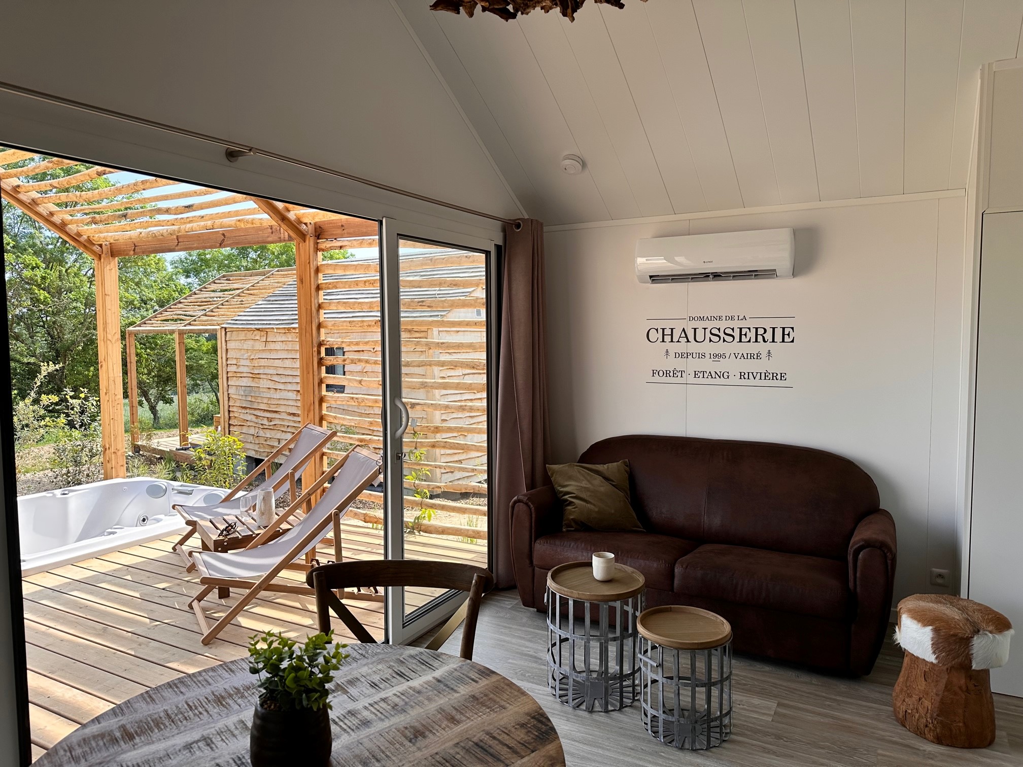 Lodge Suite et Spa Rustique : une évasion sensorielle en pleine nature — Lodge à Vairé