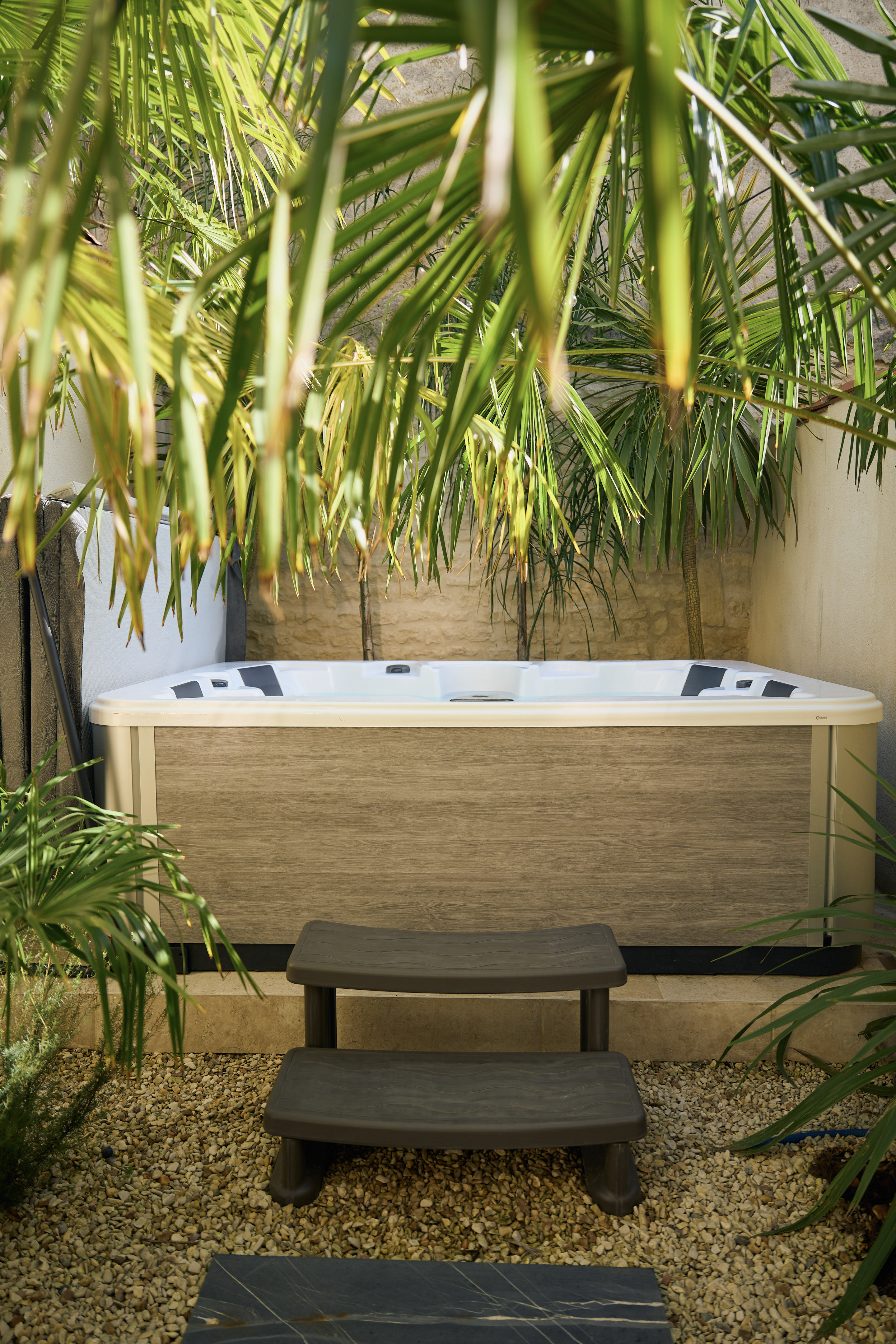 NOMAD SUITES — Maison insolite avec spa à Cognac