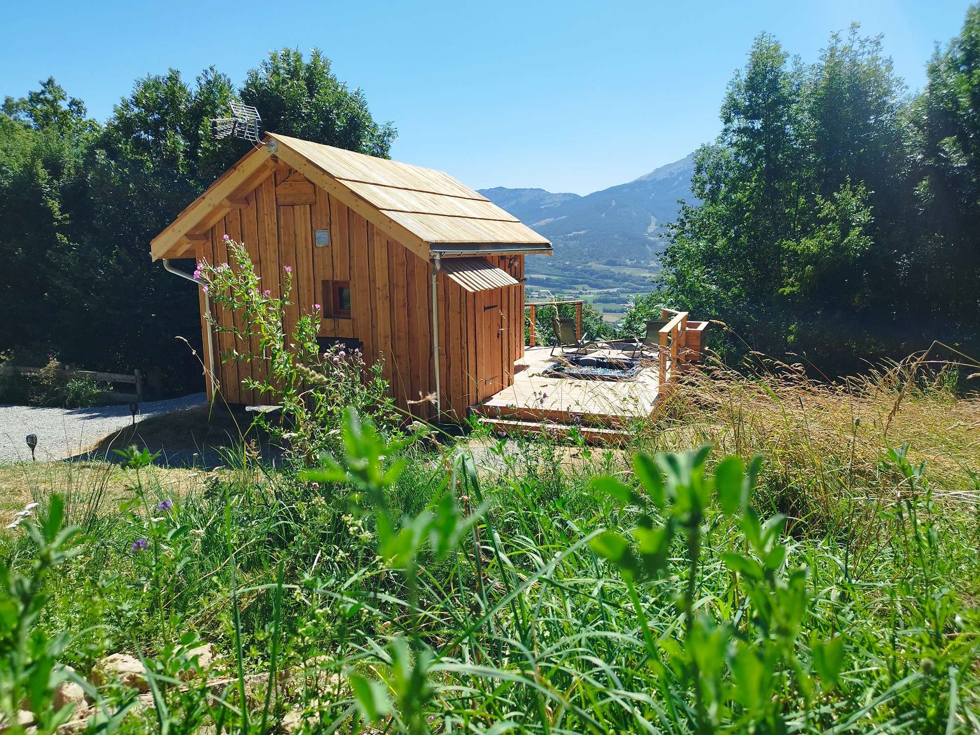 Cabane de l'Aiguille & SPA : une évasion sensorielle en Hautes-Alpes à St Julien En Champsaur — espace de vie