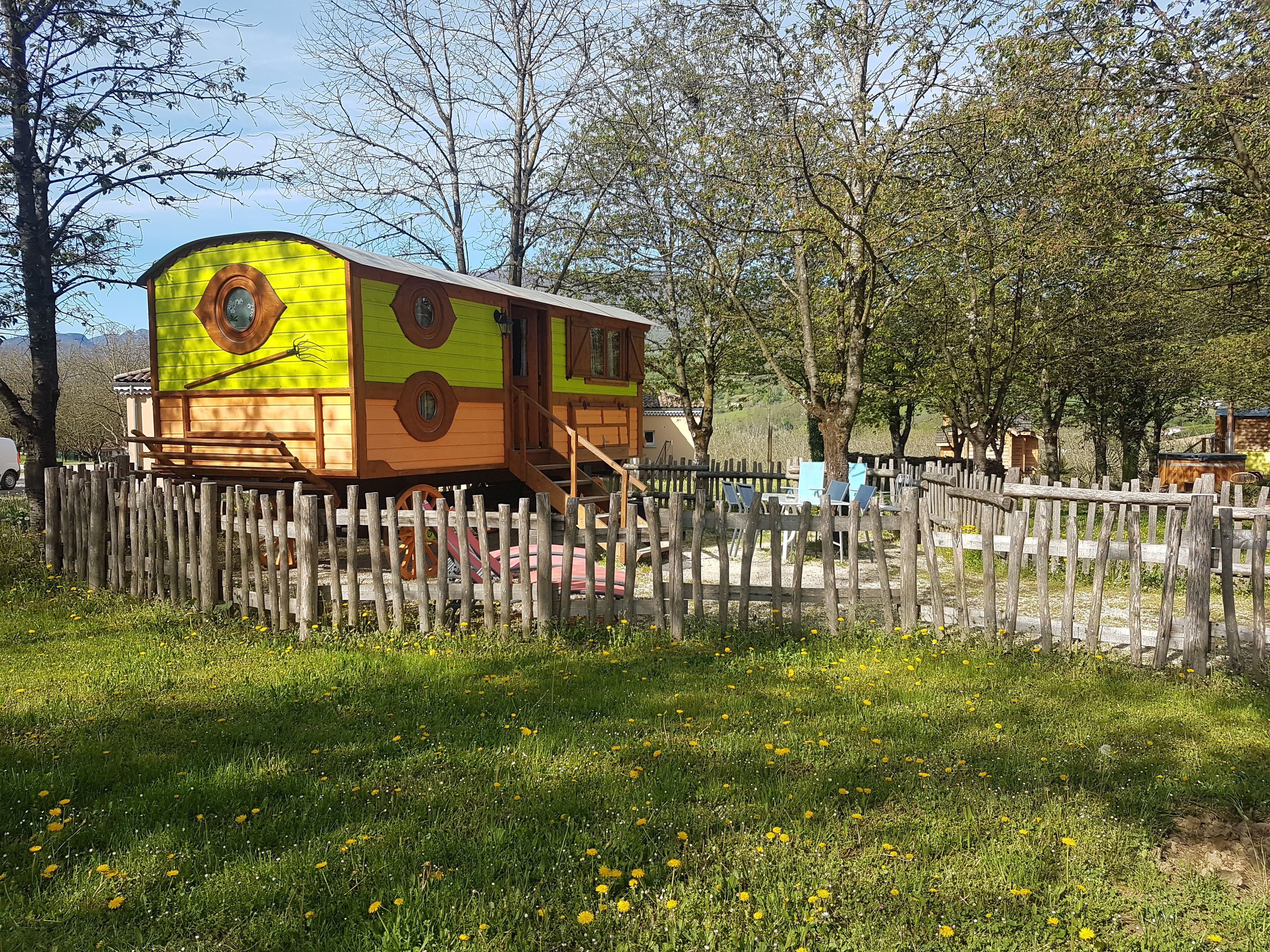 Roulotte la Campagnarde — Séjour avec spa à Vercors, Drôme