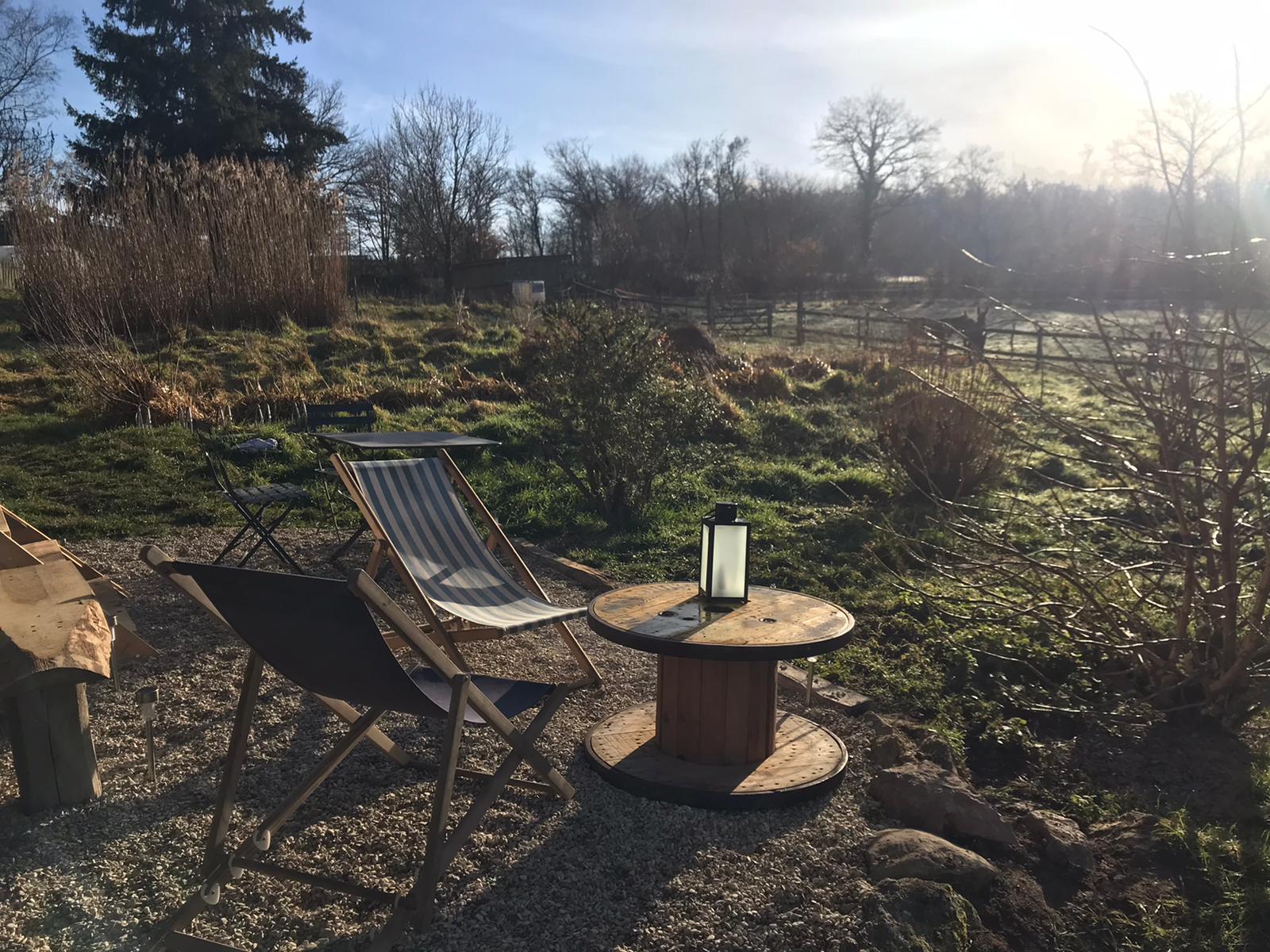 Tiny house moderne au cœur du Morvan à Bussières — espace de vie