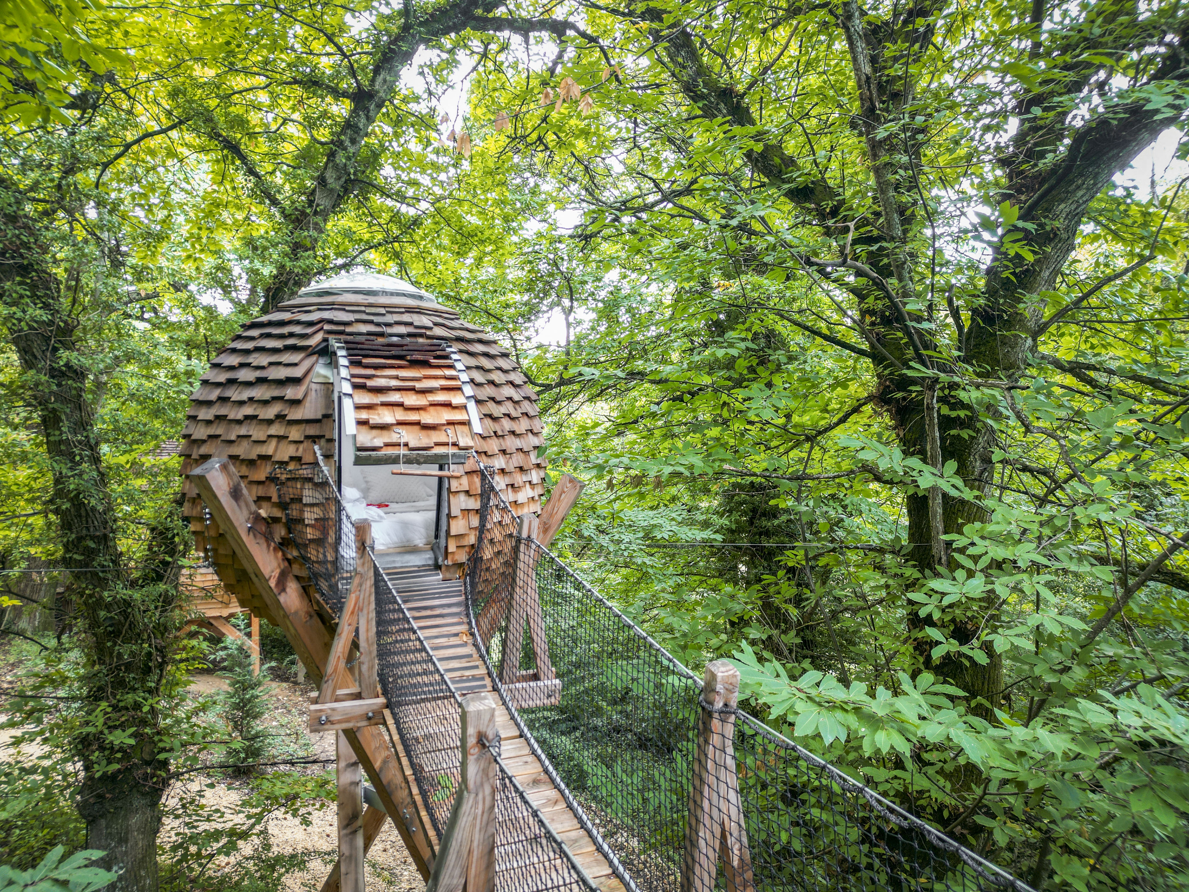 Évasion dans une cabane SPA Lov'nid en Rhône-Alpes à Gillonnay — salle de bain
