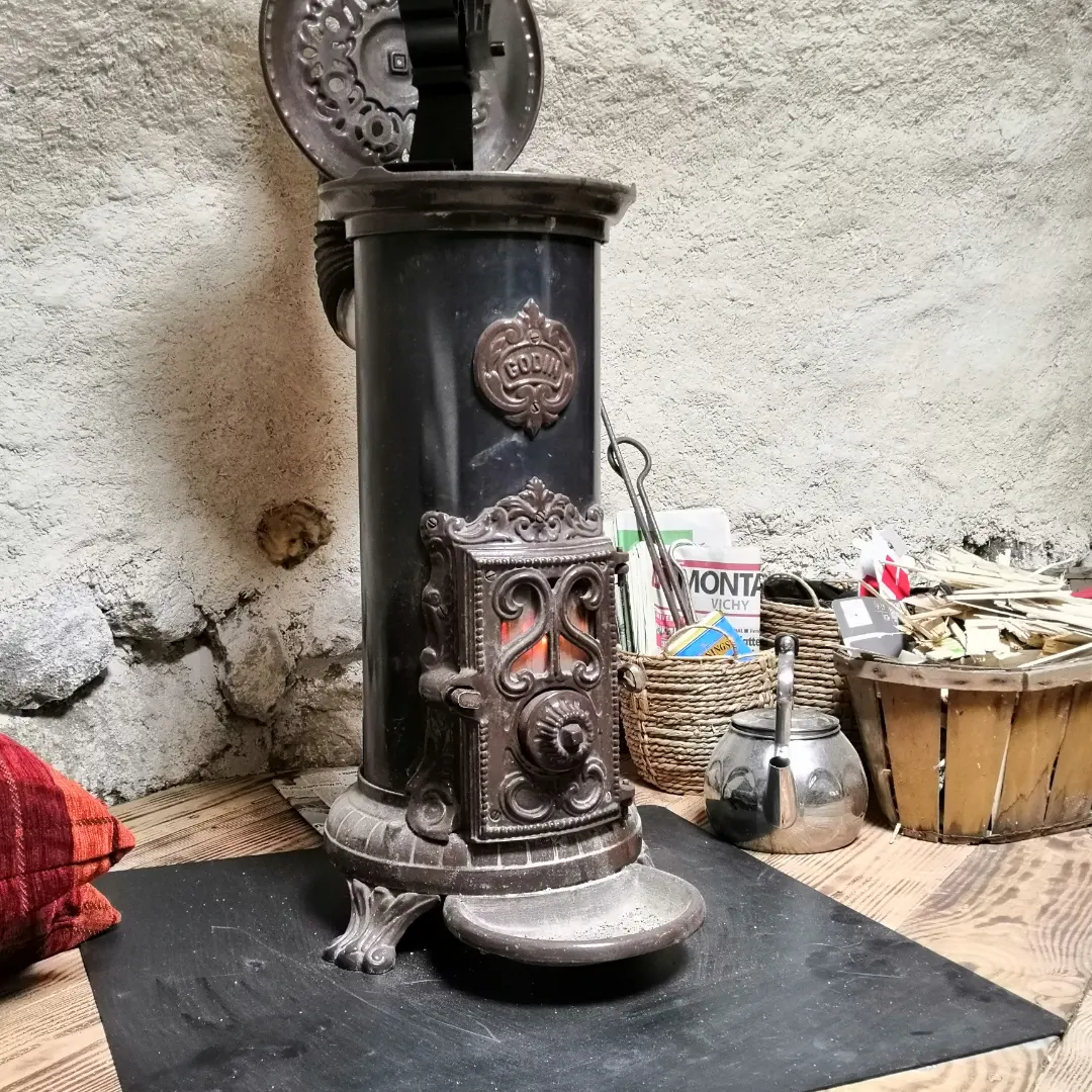 Le dôme des Châtaigniers : une évasion insolite en Auvergne à St Nicolas Des Biefs — chambre