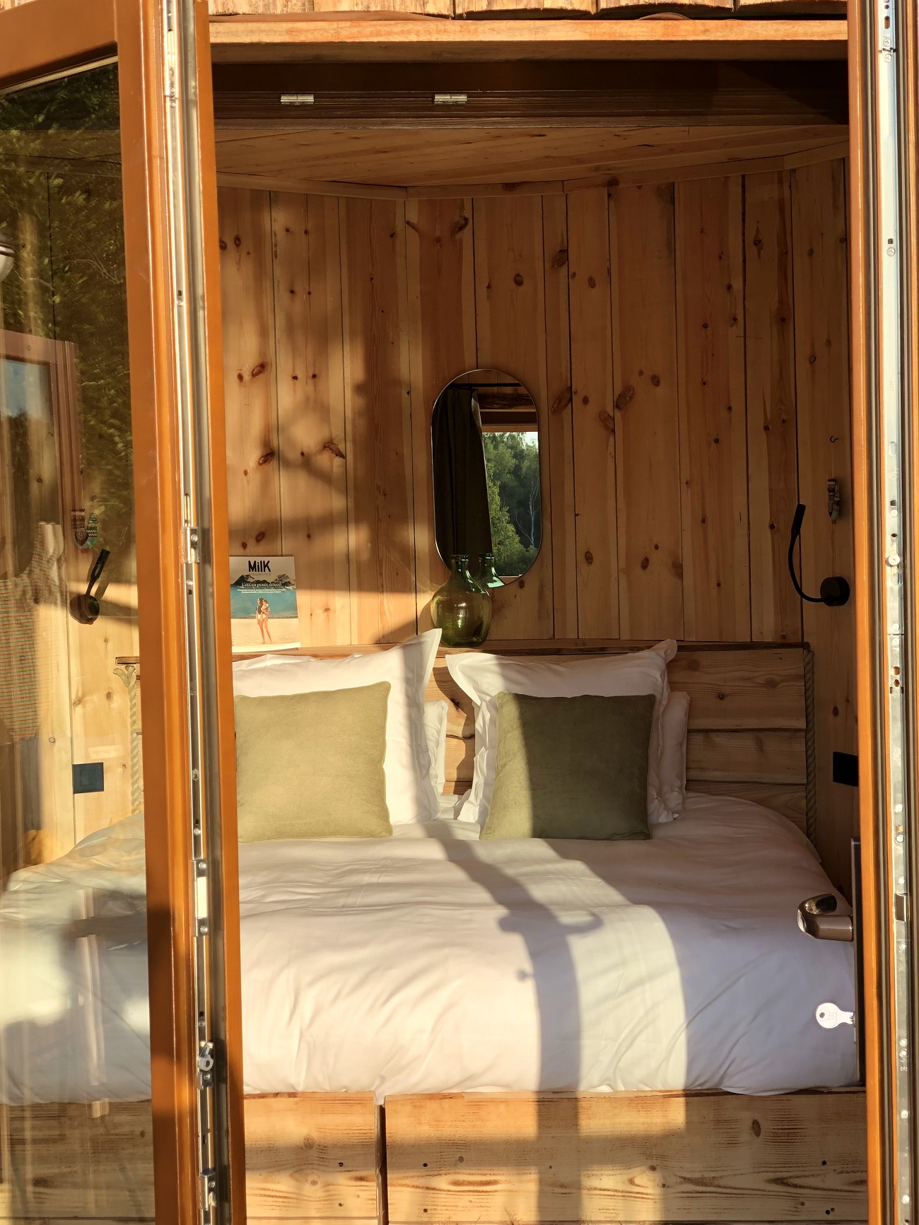 Cabane Spa Douce Nuit — Cabane sur pilotis avec bain nordique en Oise à Saint-Léger-Aux-Bois — détail architectural