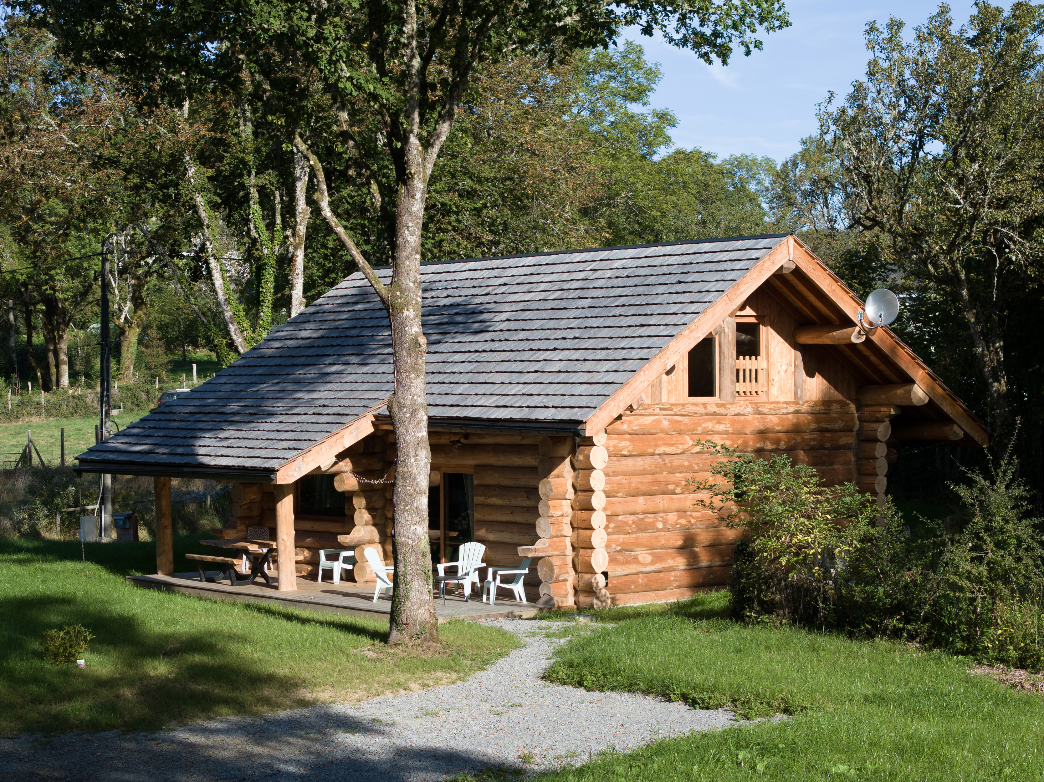Gîte Le Chammet : un chalet enchanteur en Limousin à Faux-La-Montagne — environnement naturel