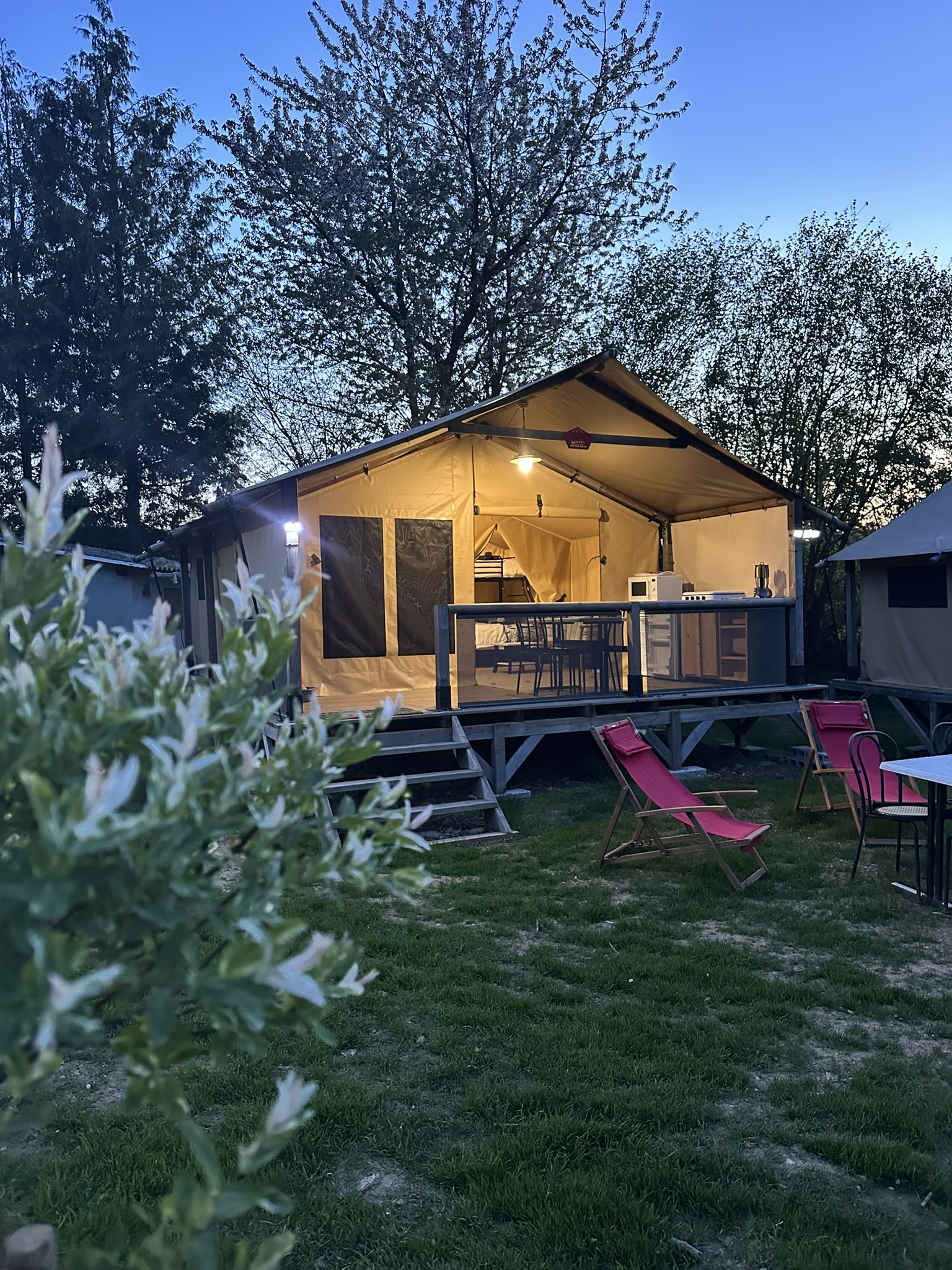 Tente Lodge Safari — Glamping avec spa à Calvados