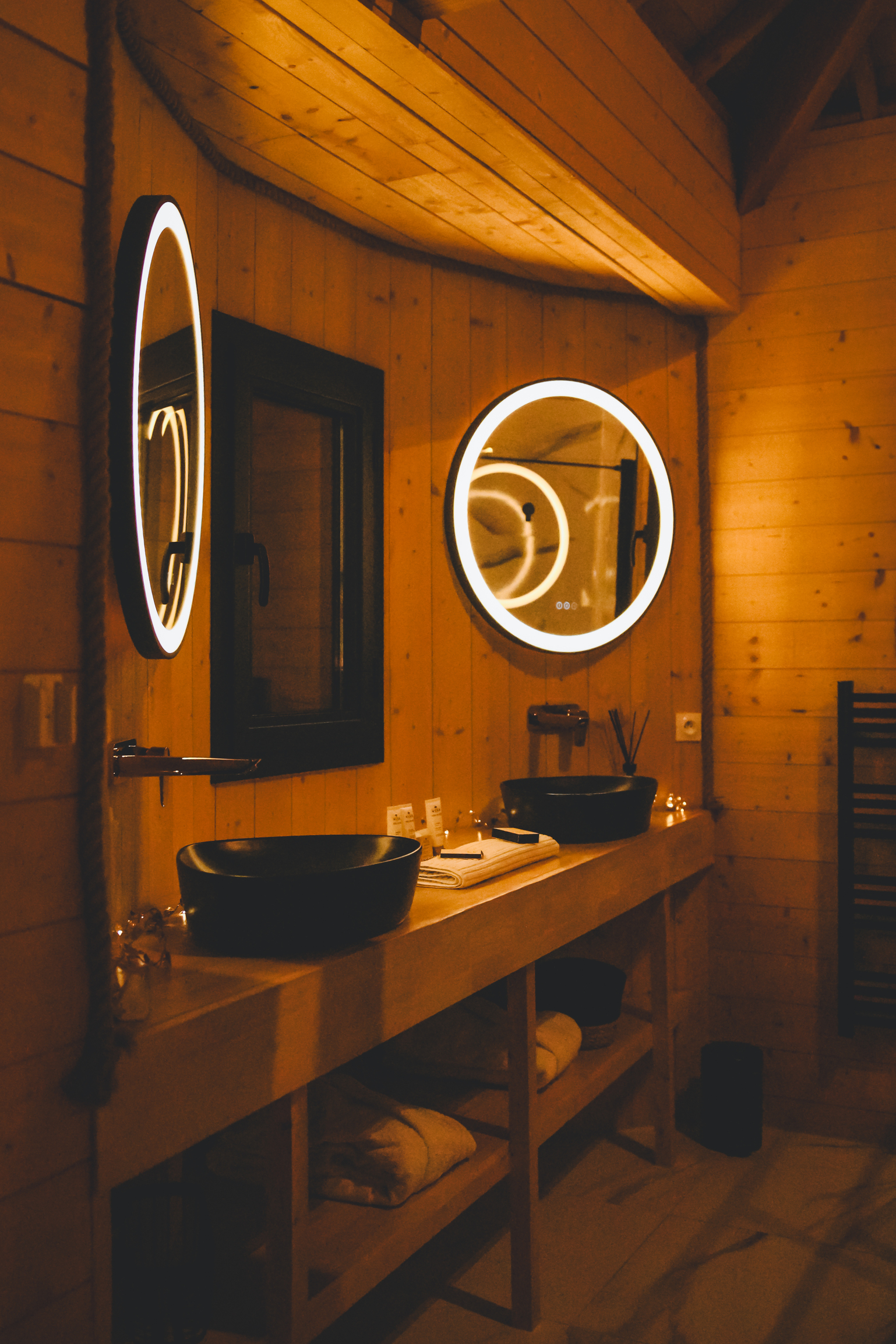 Cabane Spa du Bois de l’Epine : une évasion en hauteur à Sace — espace de vie