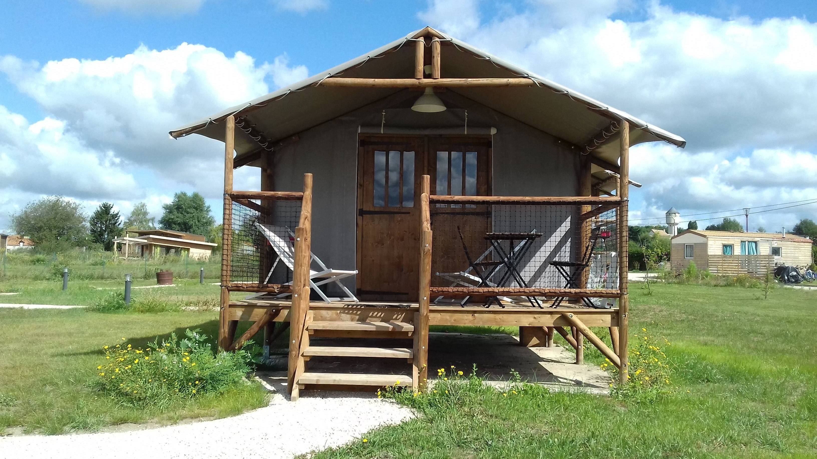 Lodge sur pilotis Africa : une escapade romantique en pleine nature à Mont Près Chambord — vue intérieure