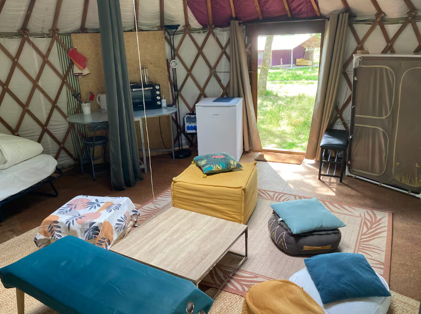 Yourte 2 — Séjour éco-conçu avec spa à Peysoup en Gironde à Peysoup — vue depuis la terrasse