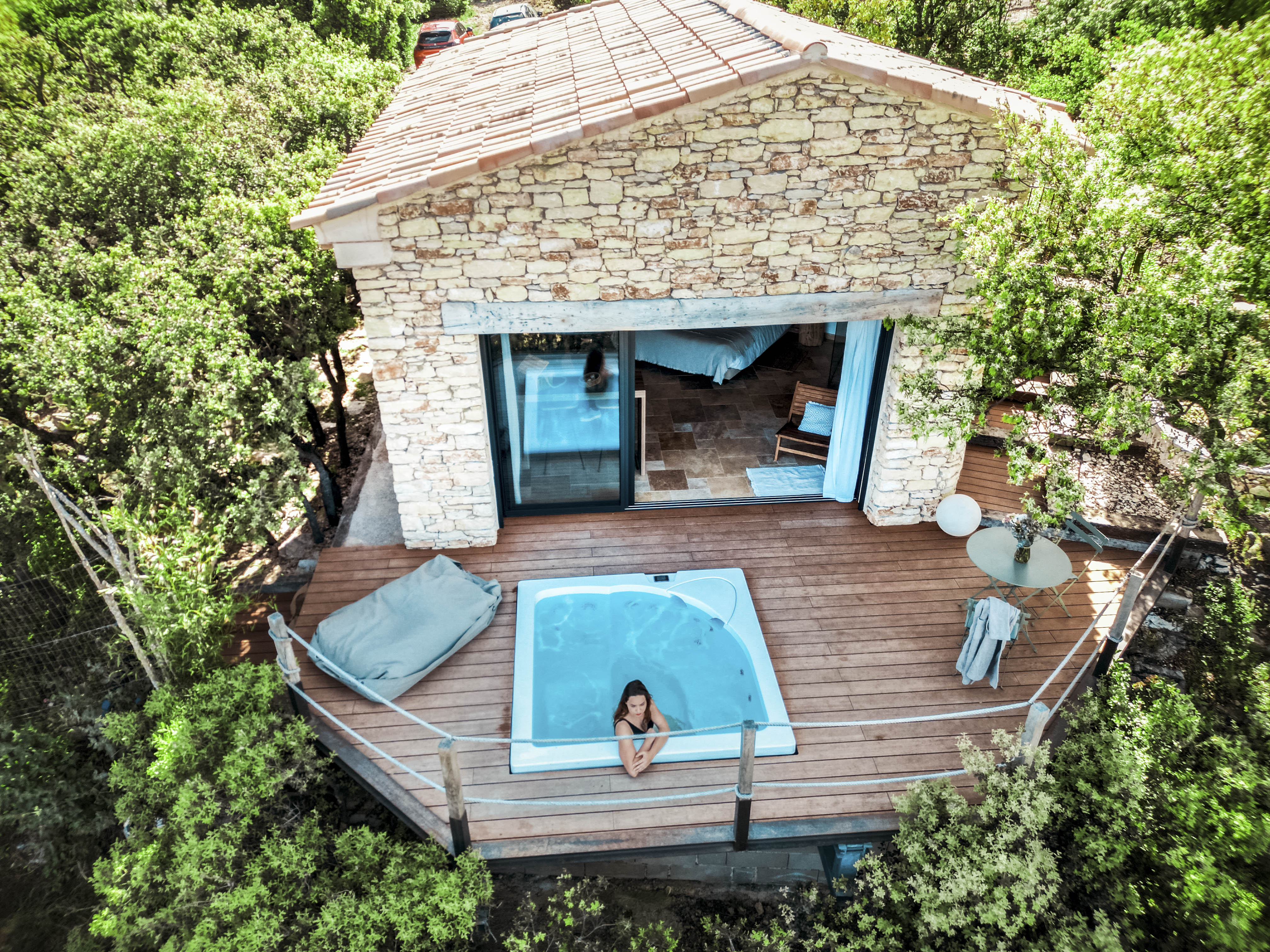 LE CABANON 2.42 — Cabanon avec spa et vue imprenable à Vaucluse à Fontaine-de-Vaucluse — vue intérieure