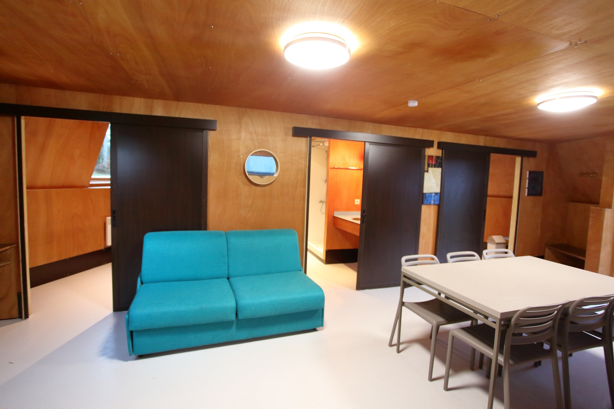 Gîte Charbonnier PMR n°1 : une évasion inclassable en Basse-Normandie à Saint-Sever-Calvados — chambre