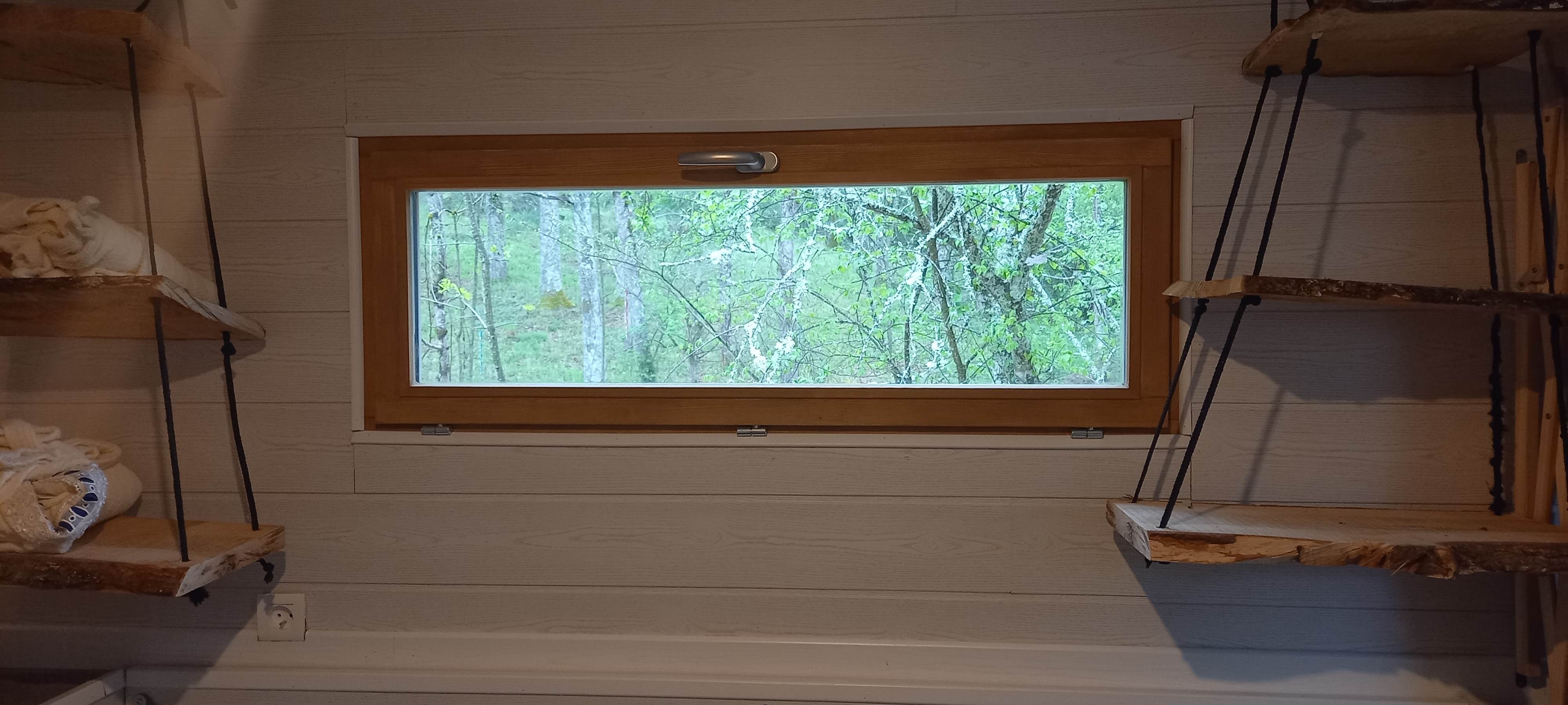 Évasion dans une tiny house avec spa en pleine nature à Figeac — détail architectural