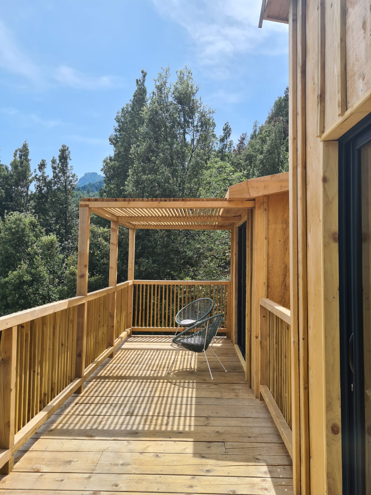 Cabane Surghjente : une échappée belle en Corse à Poggio-Marinaccio — espace de vie