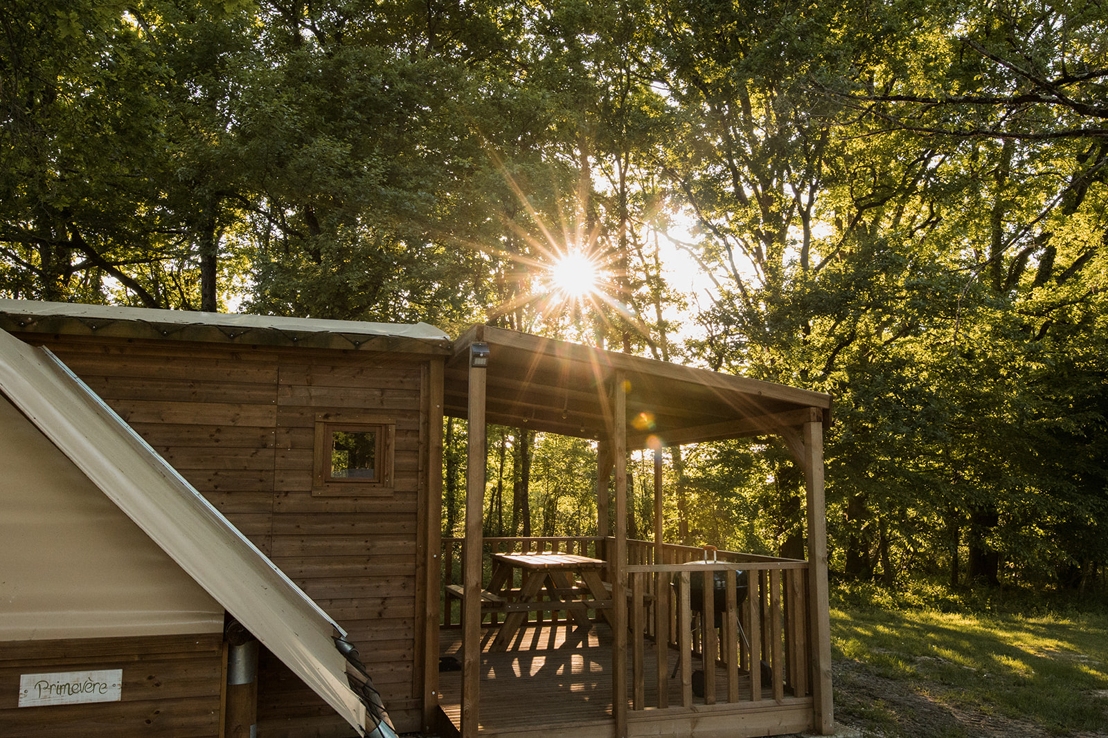Cabane tribu Primevère — Séjour confortable avec spa à Loir-et-Cher à La Ferté-Imbault — vue intérieure