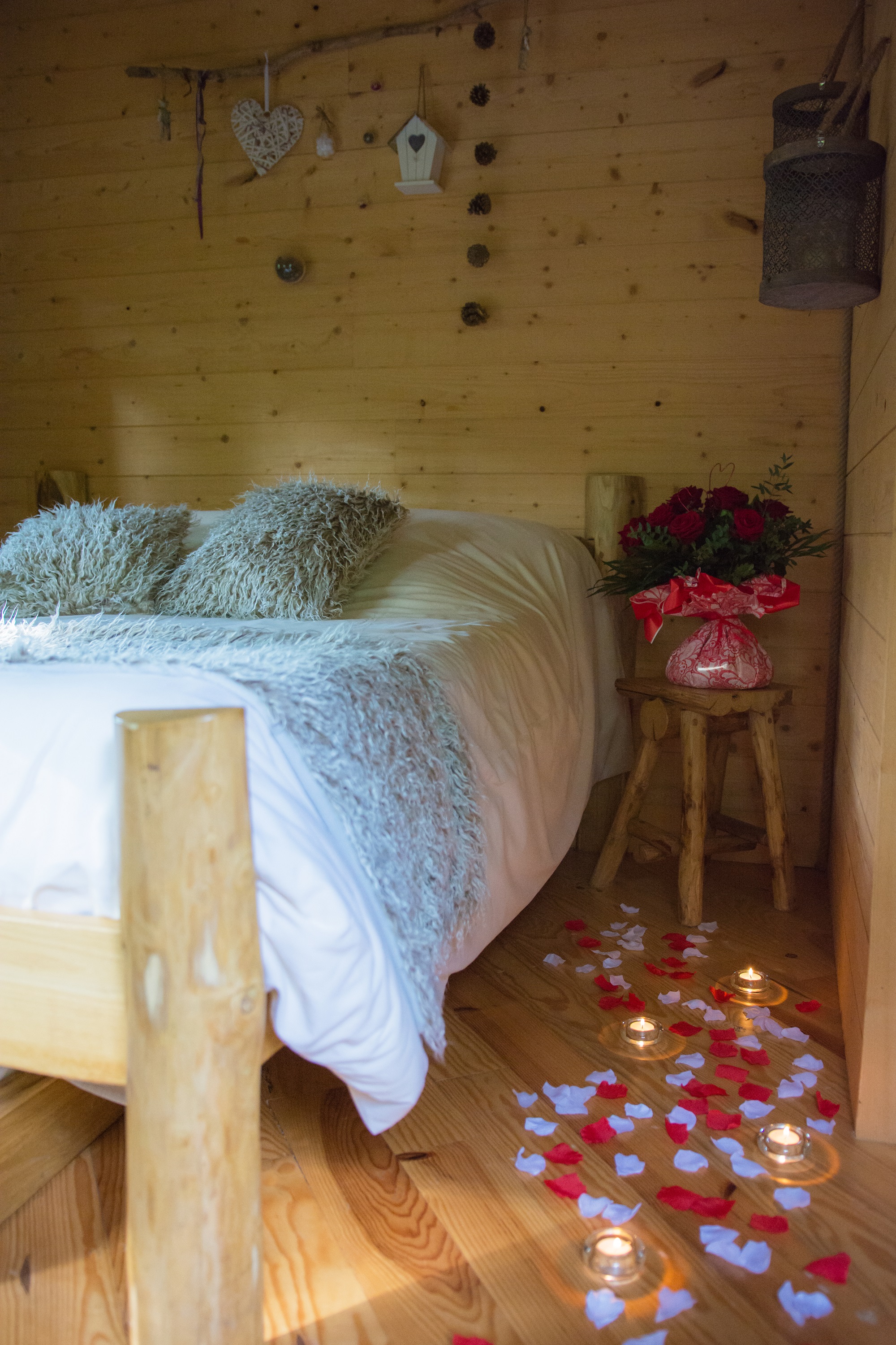 Brin de Folie : une cabane perchée au cœur de l'Aquitaine à Coulx — salle de bain