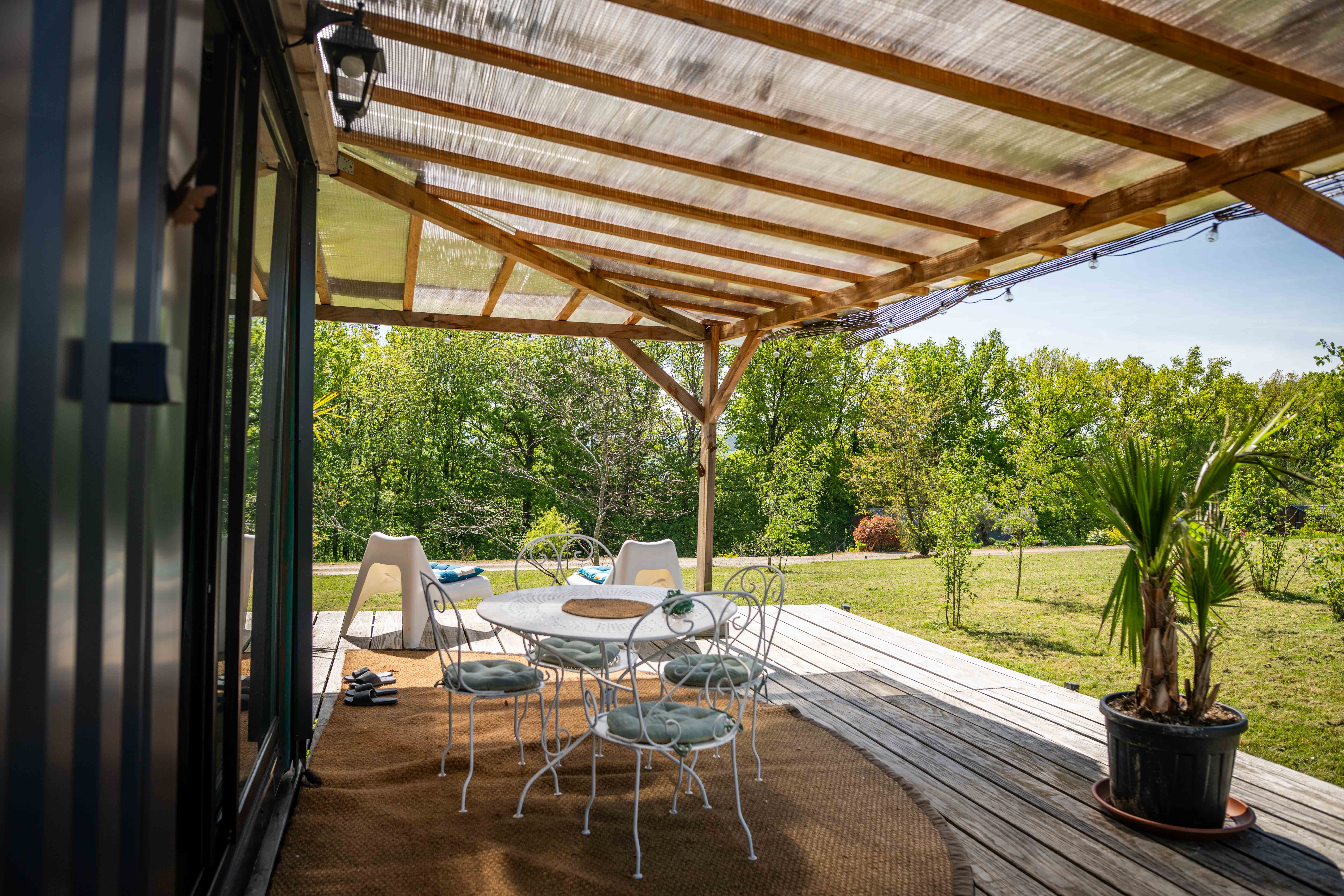 Container Gaïa & Spa : une immersion insolite en Bourgogne à Saint Germain Des Champs — vue intérieure