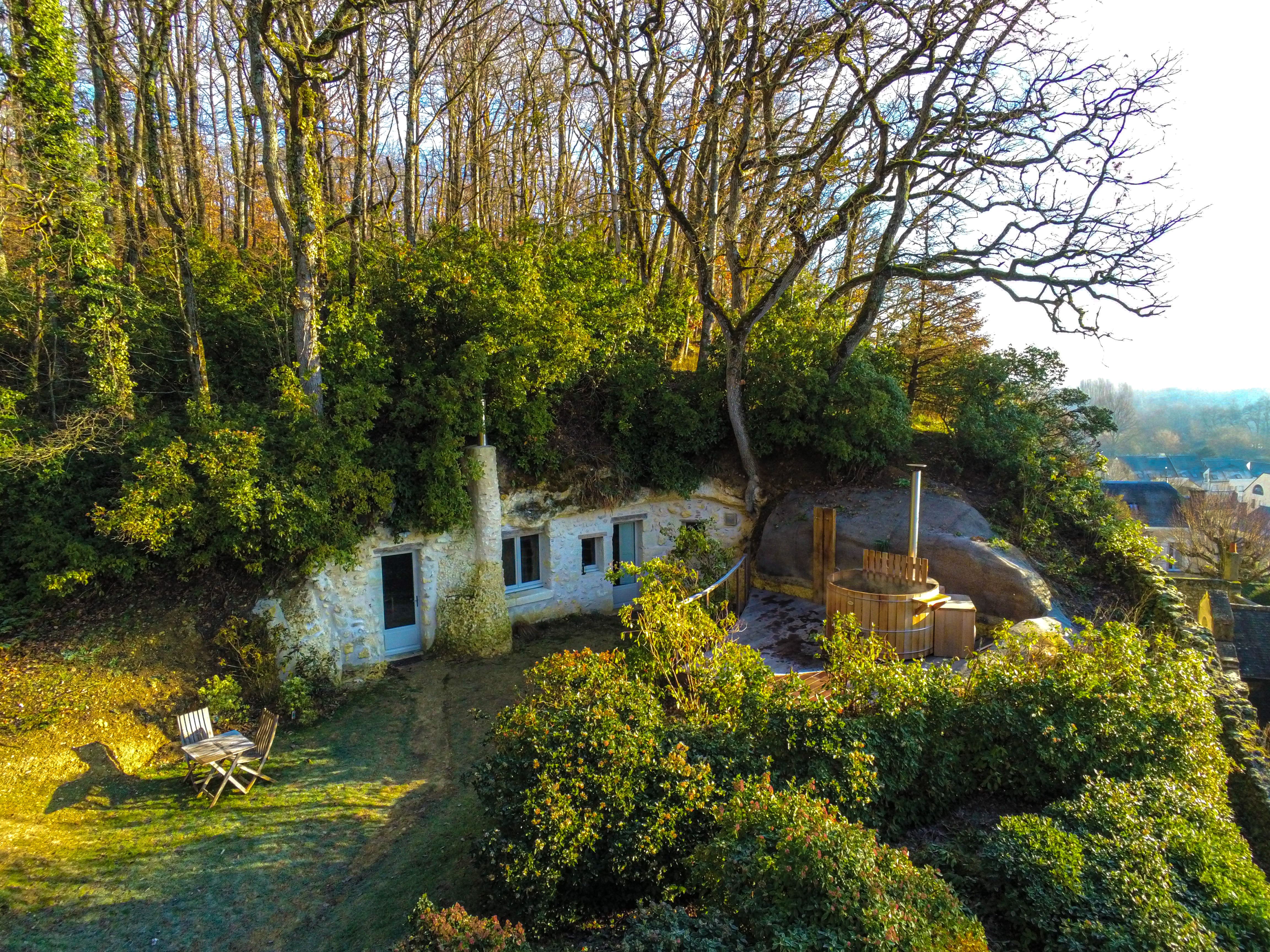 Terra Alta — Maison troglodyte avec bain nordique à Nazelles