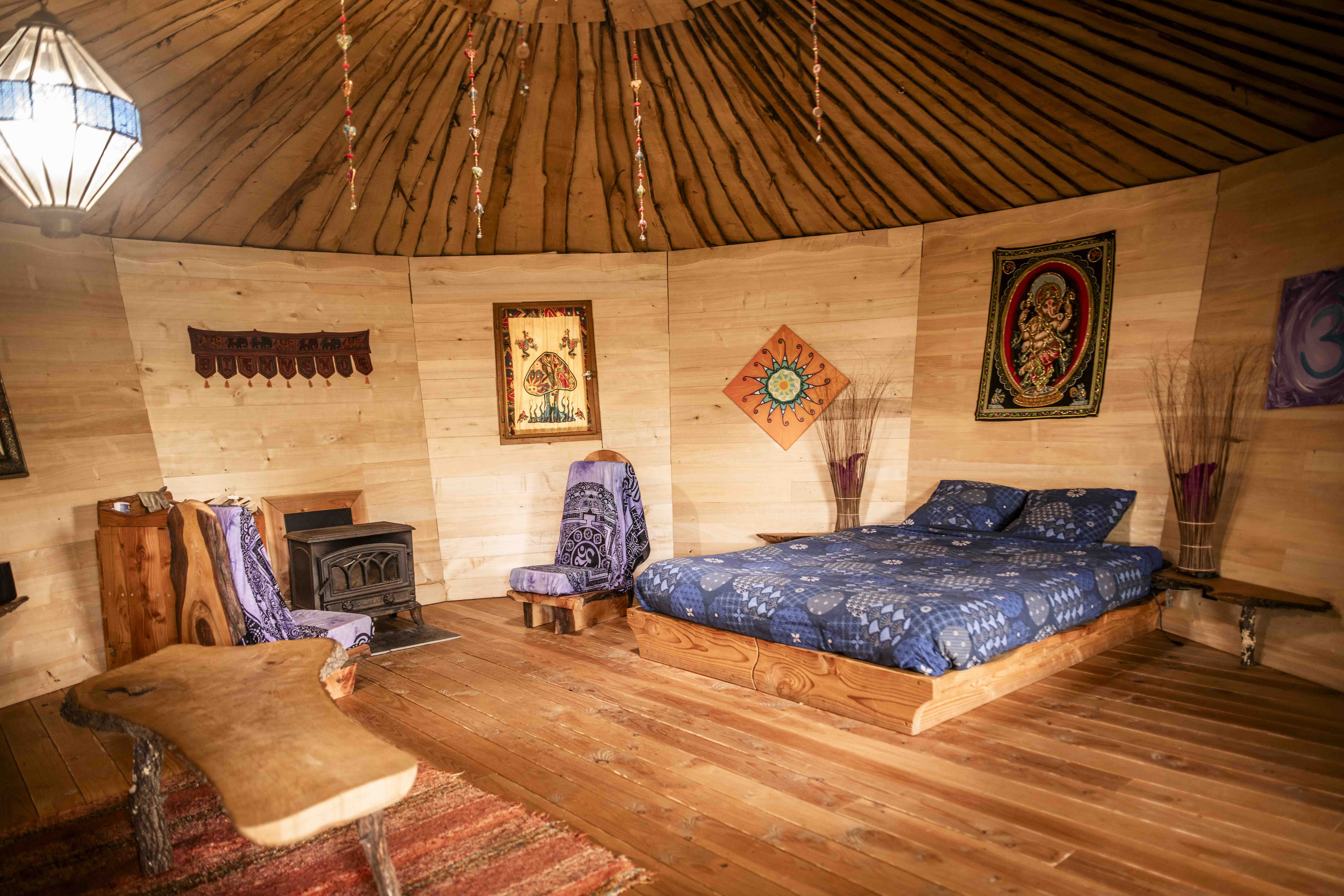 Cabane Couleurs Indiennes — Évasion romantique avec spa à Souleyourt à Souleyourt — espace de vie
