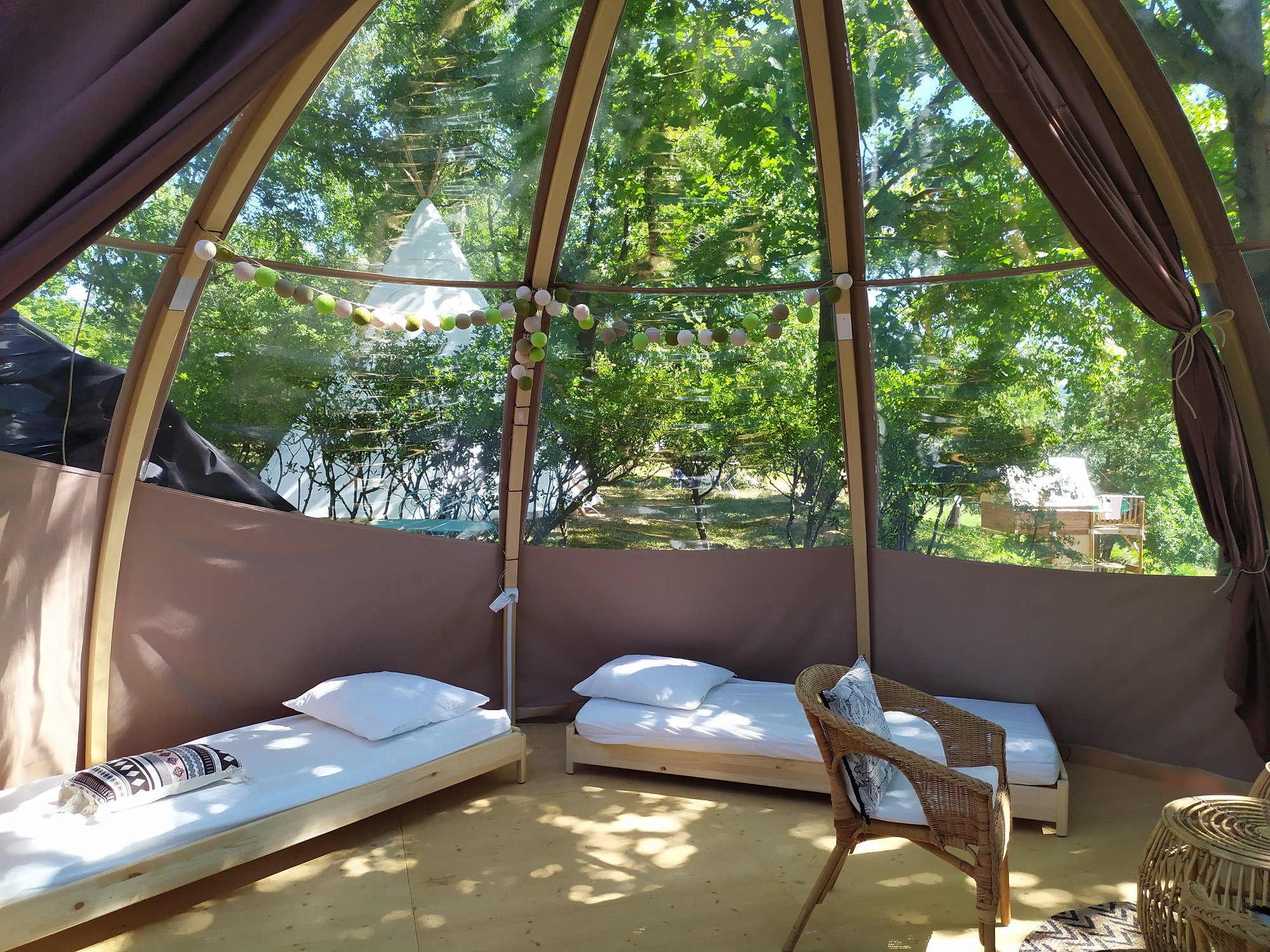 Évasion dans une bulle panoramique familiale en Rhône-Alpes à Albon — chambre