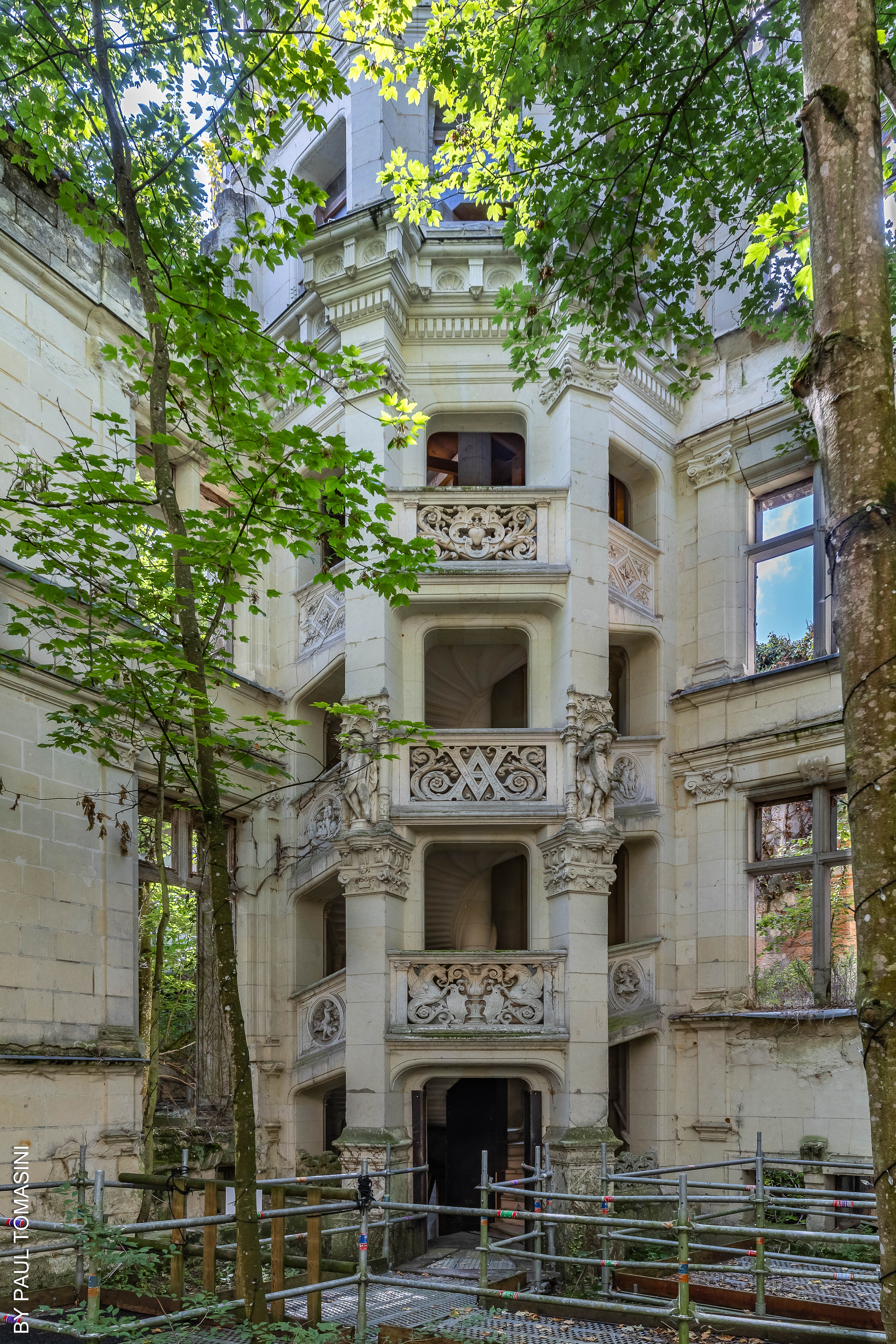 Ecolodge Rochechouart — Cabane avec vue imprenable au Château de la Mothe Chandeniers à Rochechouart — salle de bain