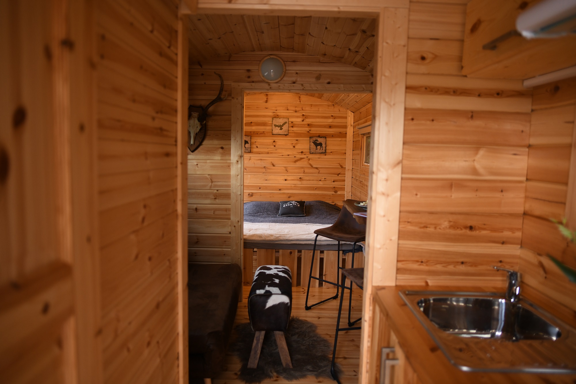 Roulotte Au Point de Vue — Séjour romantique avec spa dans les Vosges à La Petite Louvière — chambre