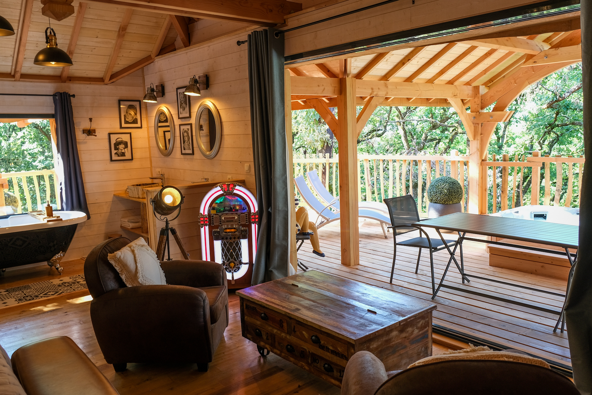 Cabane Spa Vintage Prestige — Nuit perchée avec jacuzzi à Lot-et-Garonne