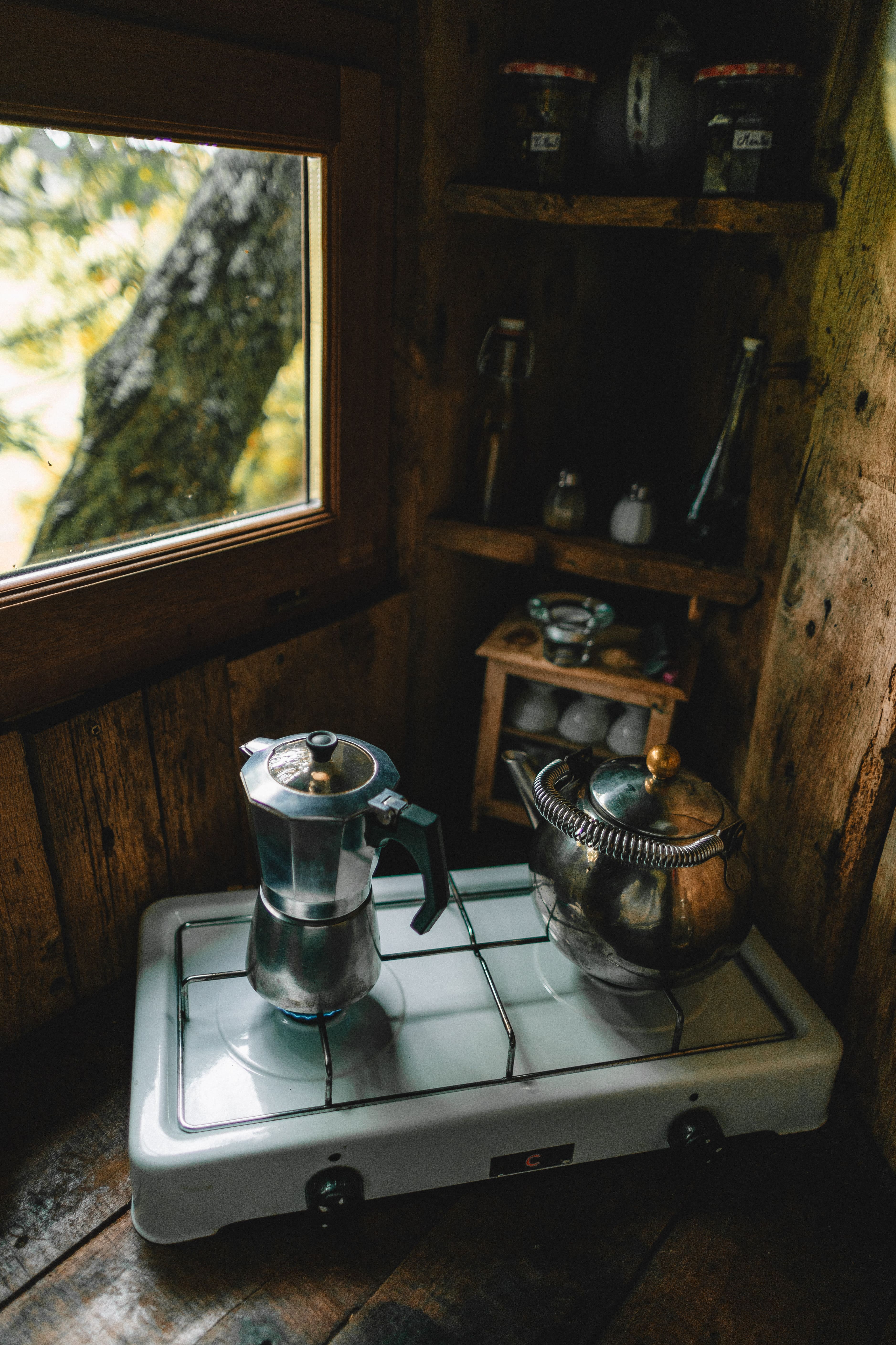 La cabane Peyrade — Nuit perchée à 6m dans les arbres en Corrèze à Brive-la-Gaillarde — détail architectural