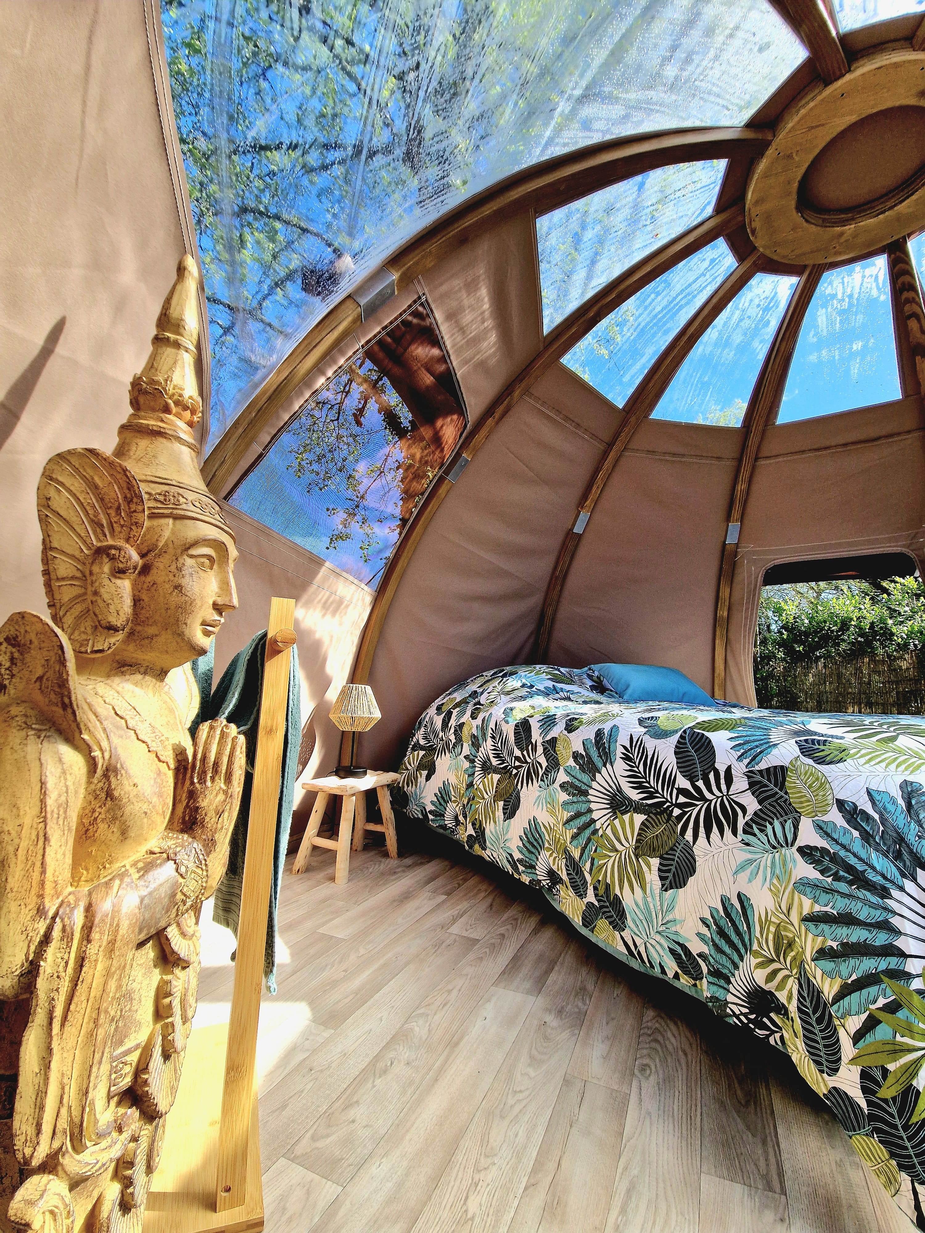 Dôme Saturne & Spa — Nuit zen avec jacuzzi à Biscarrosse (Landes)