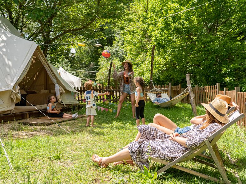 Tente Eco Chic — Séjour nature avec spa à Hérault à Clermont-l'Hérault — chambre