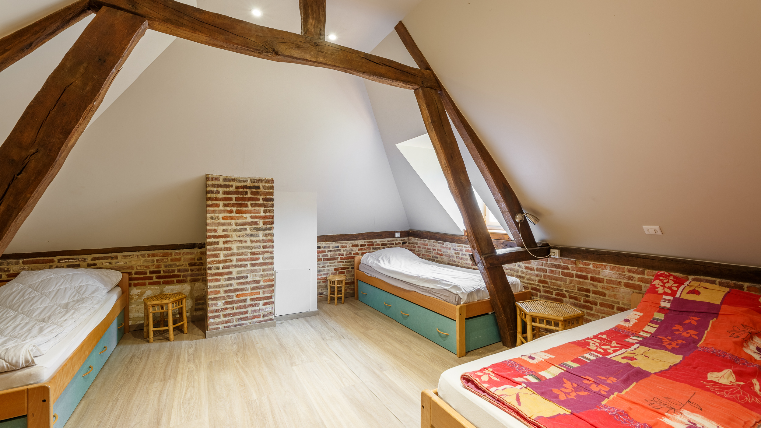 Évasion sensorielle dans une maison de campagne avec spa à Beauchamps — vue depuis la terrasse