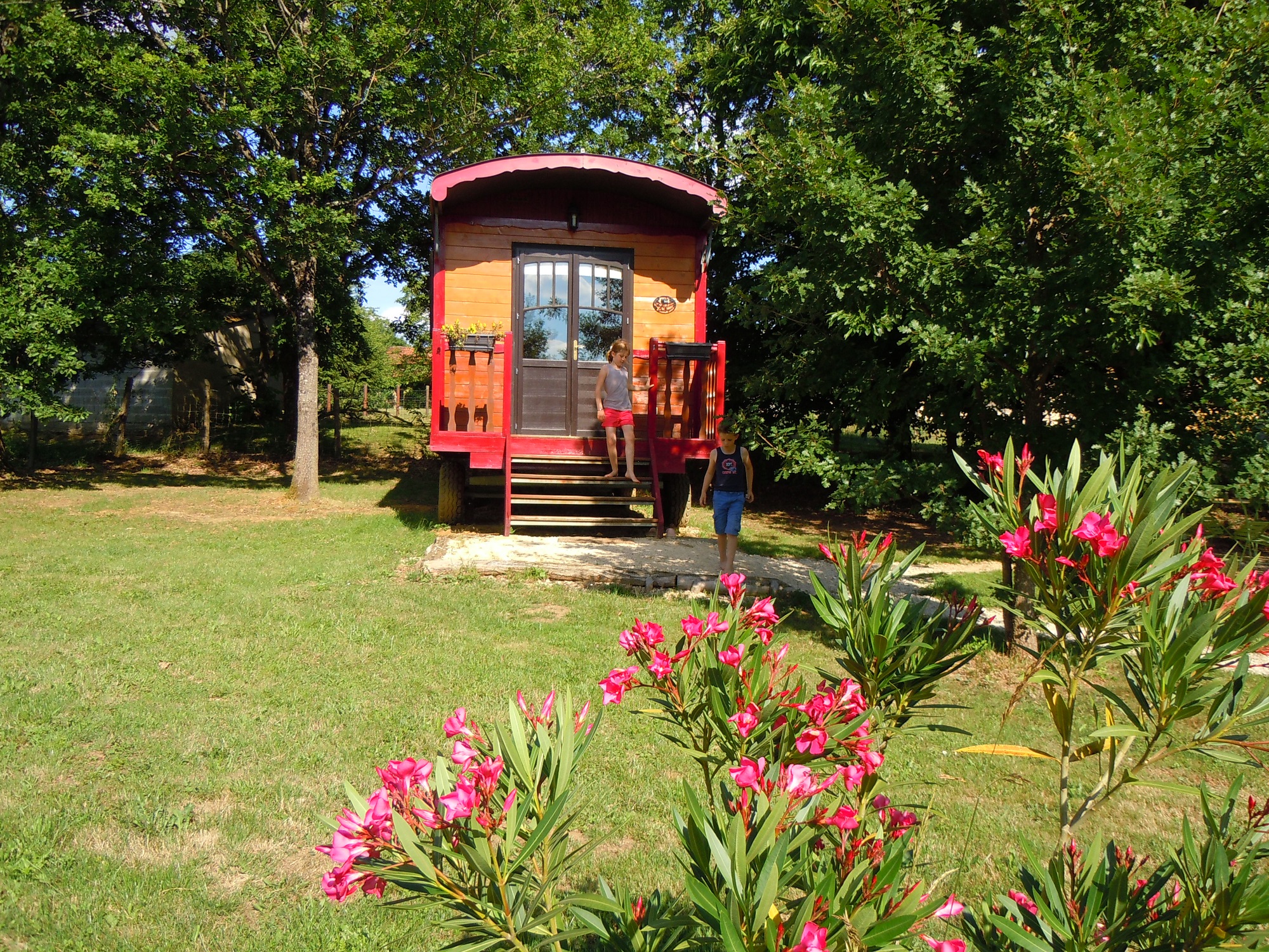 Évasion en roulotte au cœur de la Dordogne — Roulotte à Monsac