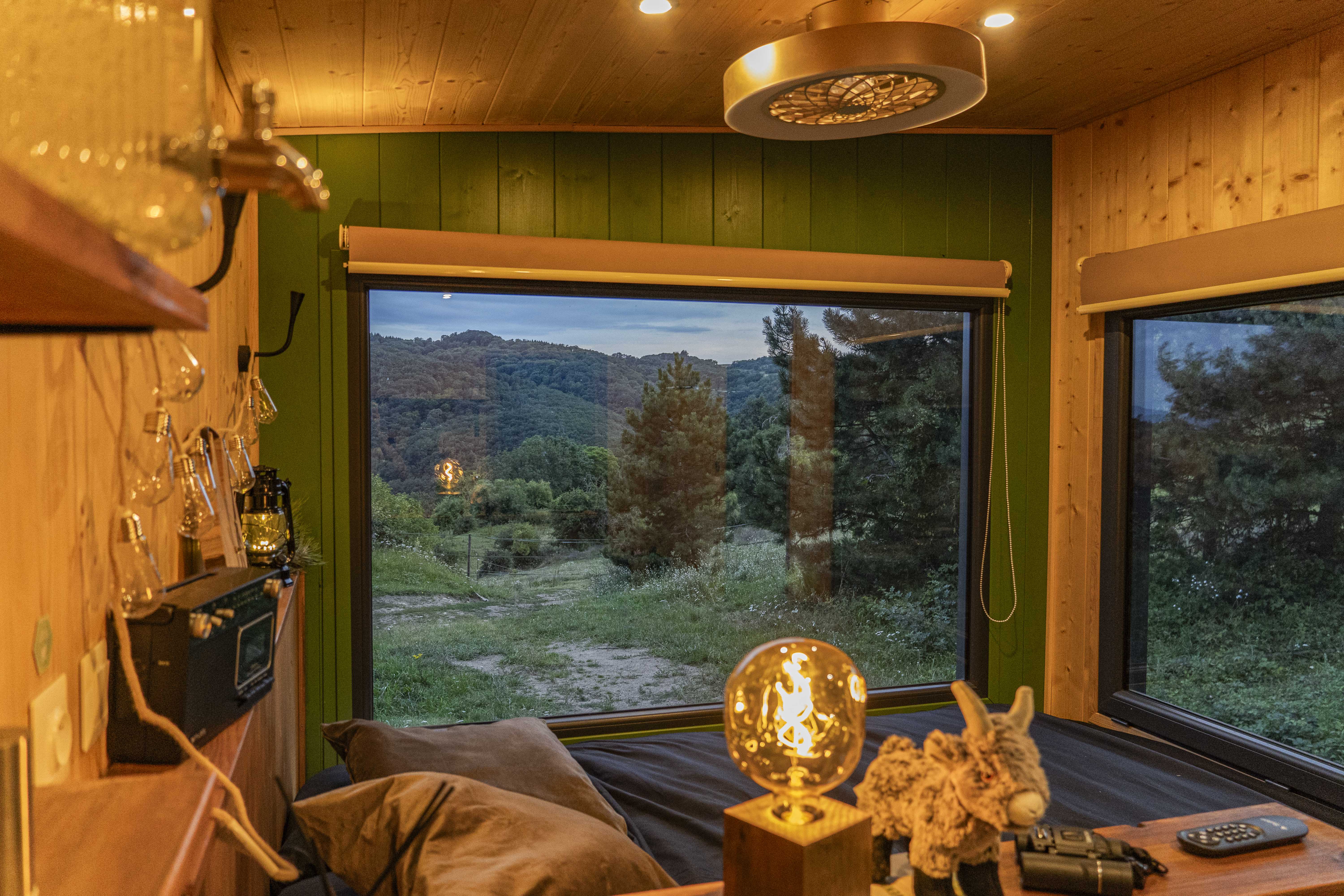 Le Bosquet des Dômes : une tiny house au cœur de l'Auvergne à Châtel-Guyon — espace de vie