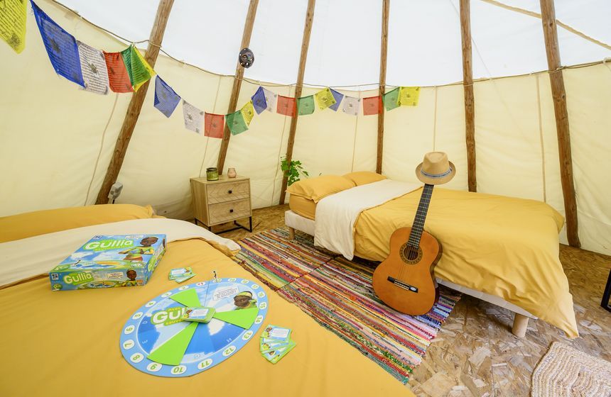 Tipi Navajo — Séjour insolite avec spa à Pas-de-Calais à Béthune — vue intérieure