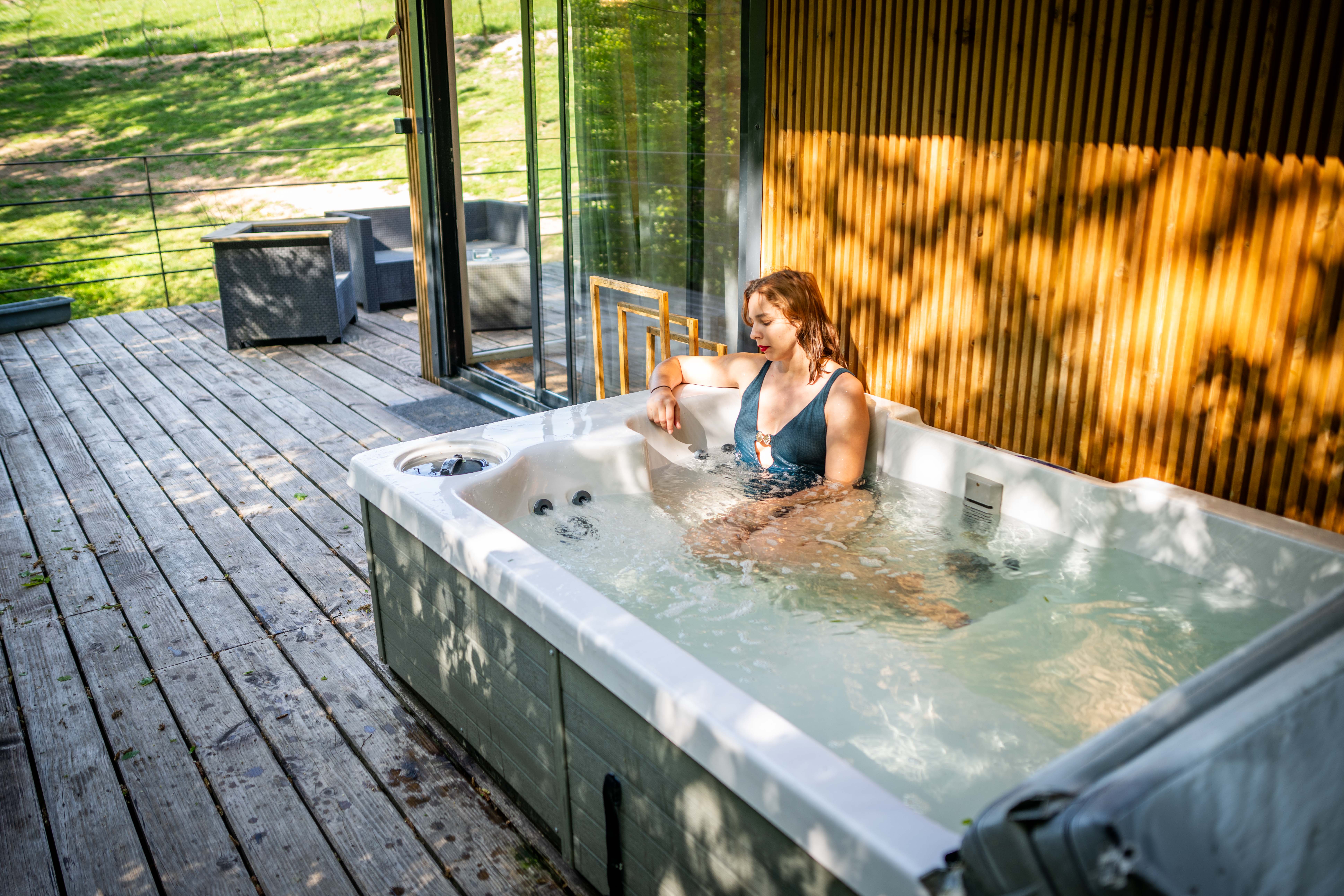Tiny A XXL & Spa : une évasion insolite en Bourgogne à Saint Germain Des Champs — vue intérieure