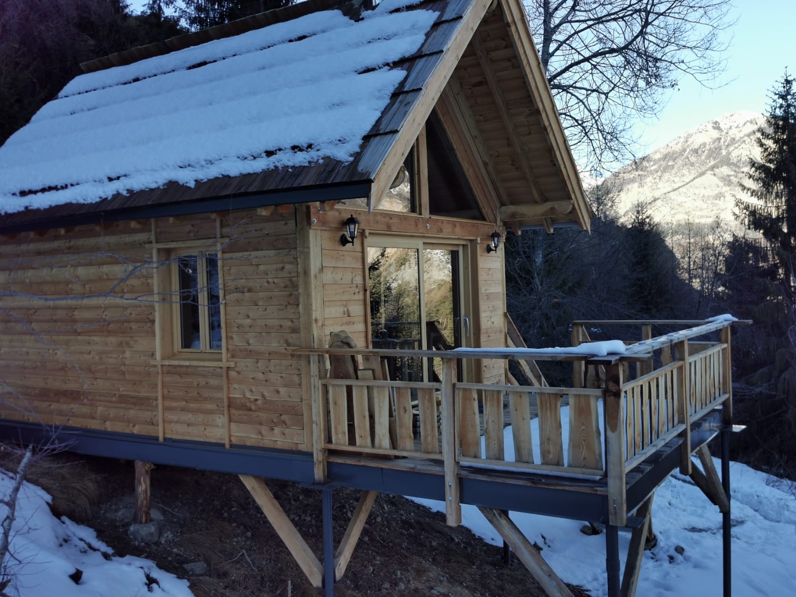 Cabane Le Jas du chamois : une échappée belle sur pilotis à Le Lauzet Ubaye — chambre